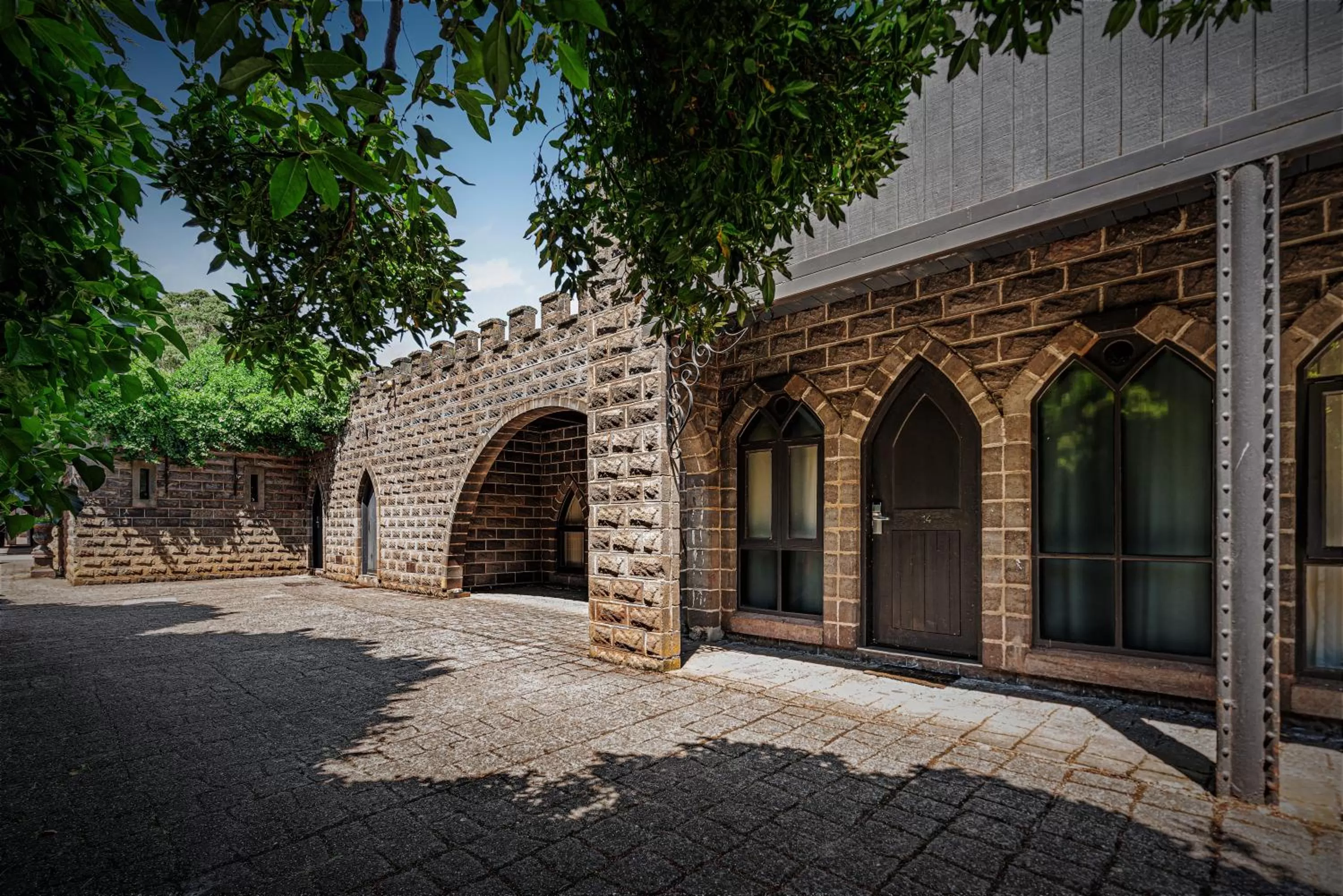 Facade/entrance in Big4 Kryal Castle Holiday Park Ballarat