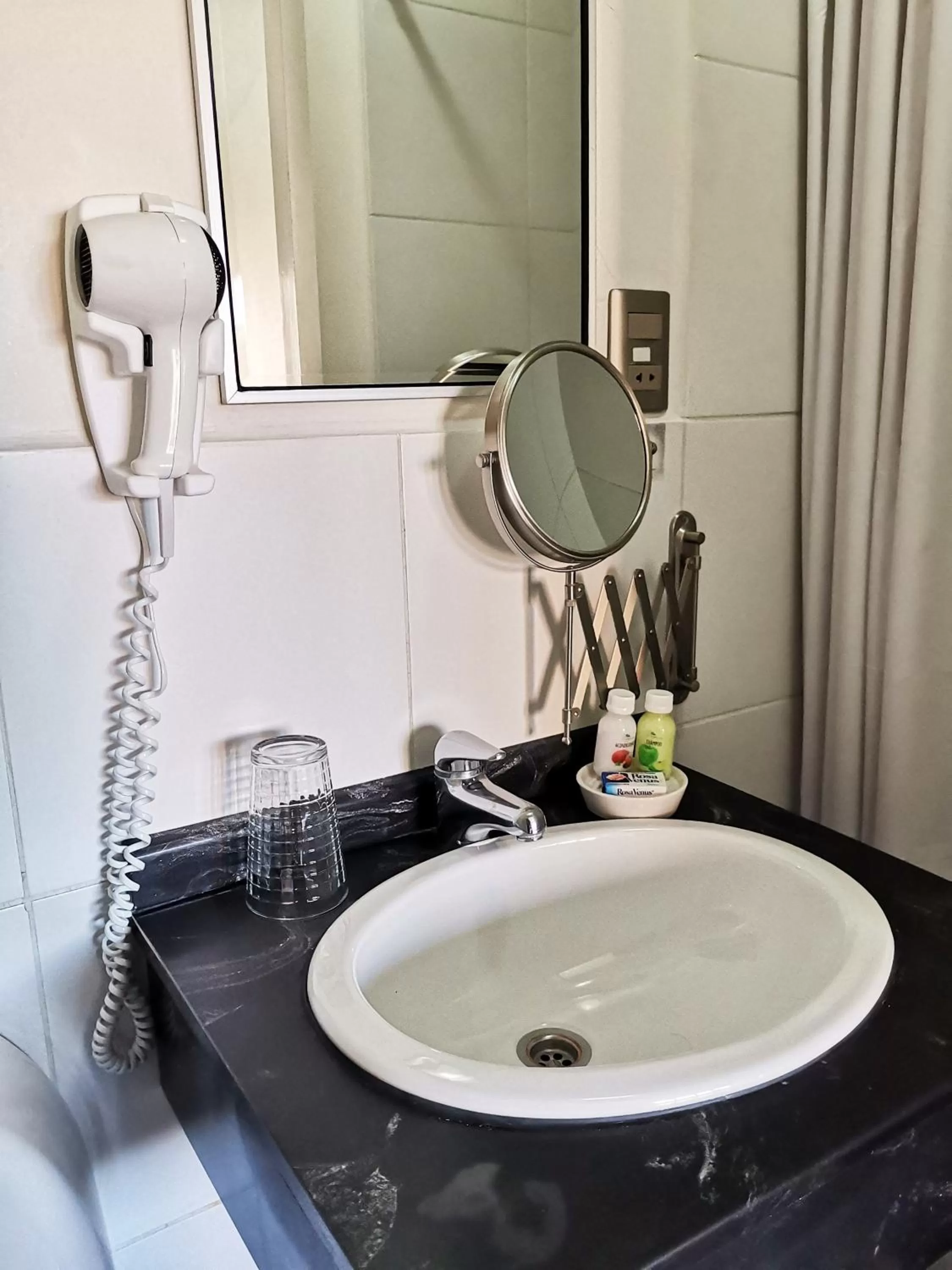 Bathroom in Casa Fusion Hotel Boutique