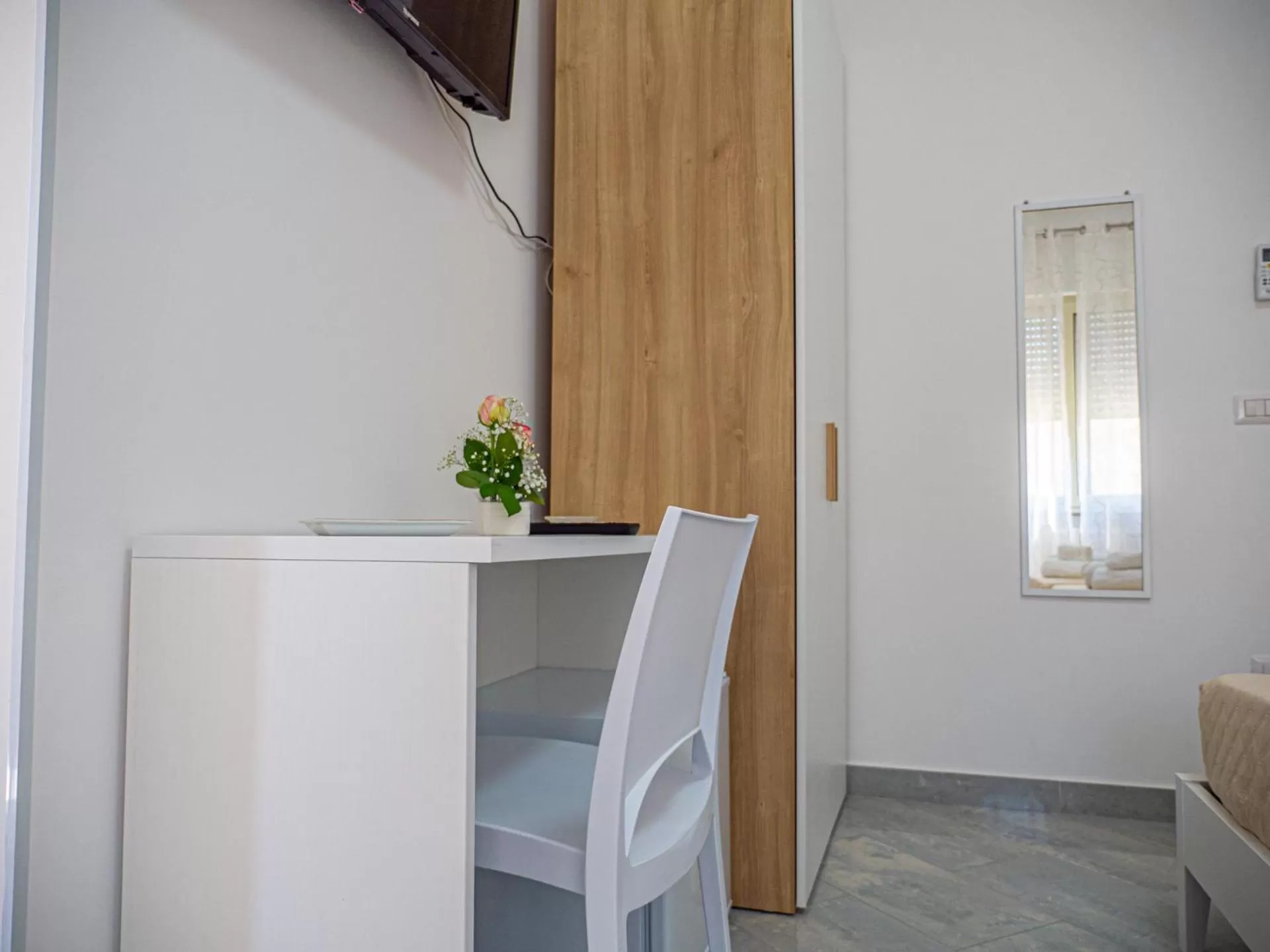 TV/Entertainment Center in biRose B&B