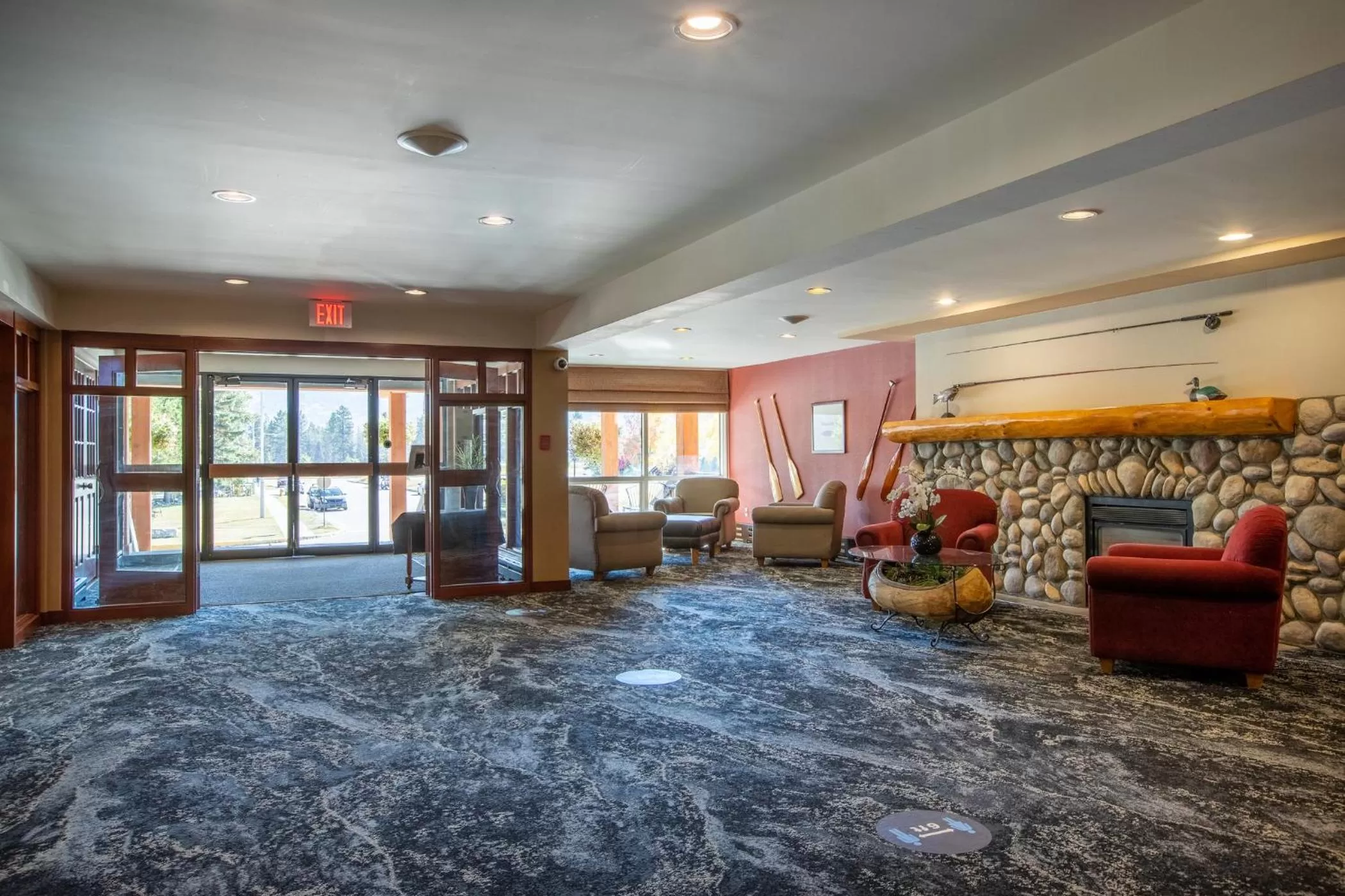 Lobby or reception in Lobstick Lodge