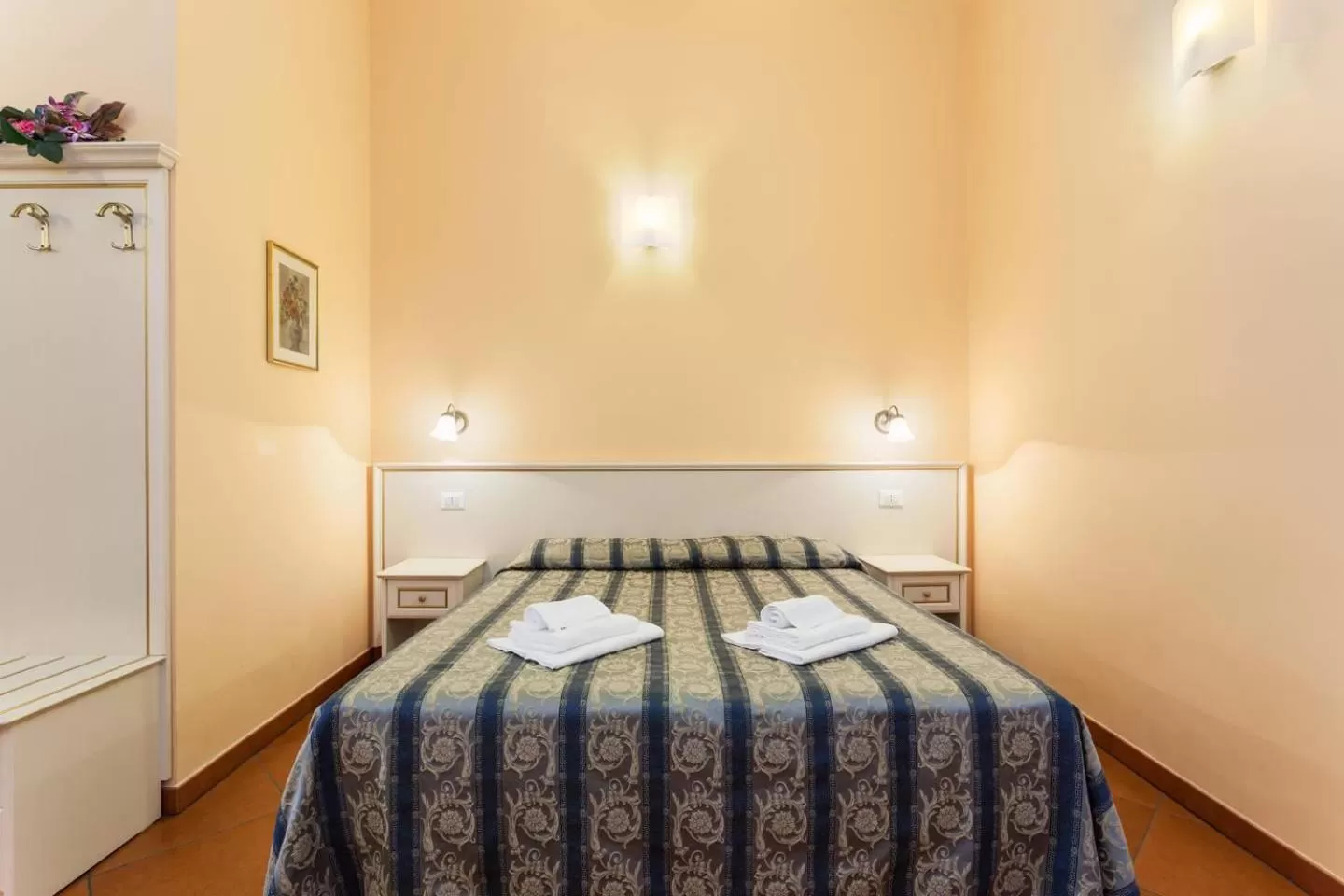 Photo of the whole room, Bed in Vatican Town