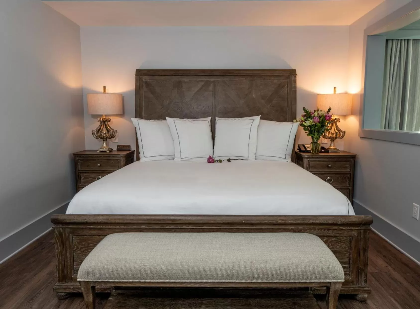 Bed in Oaks on the River