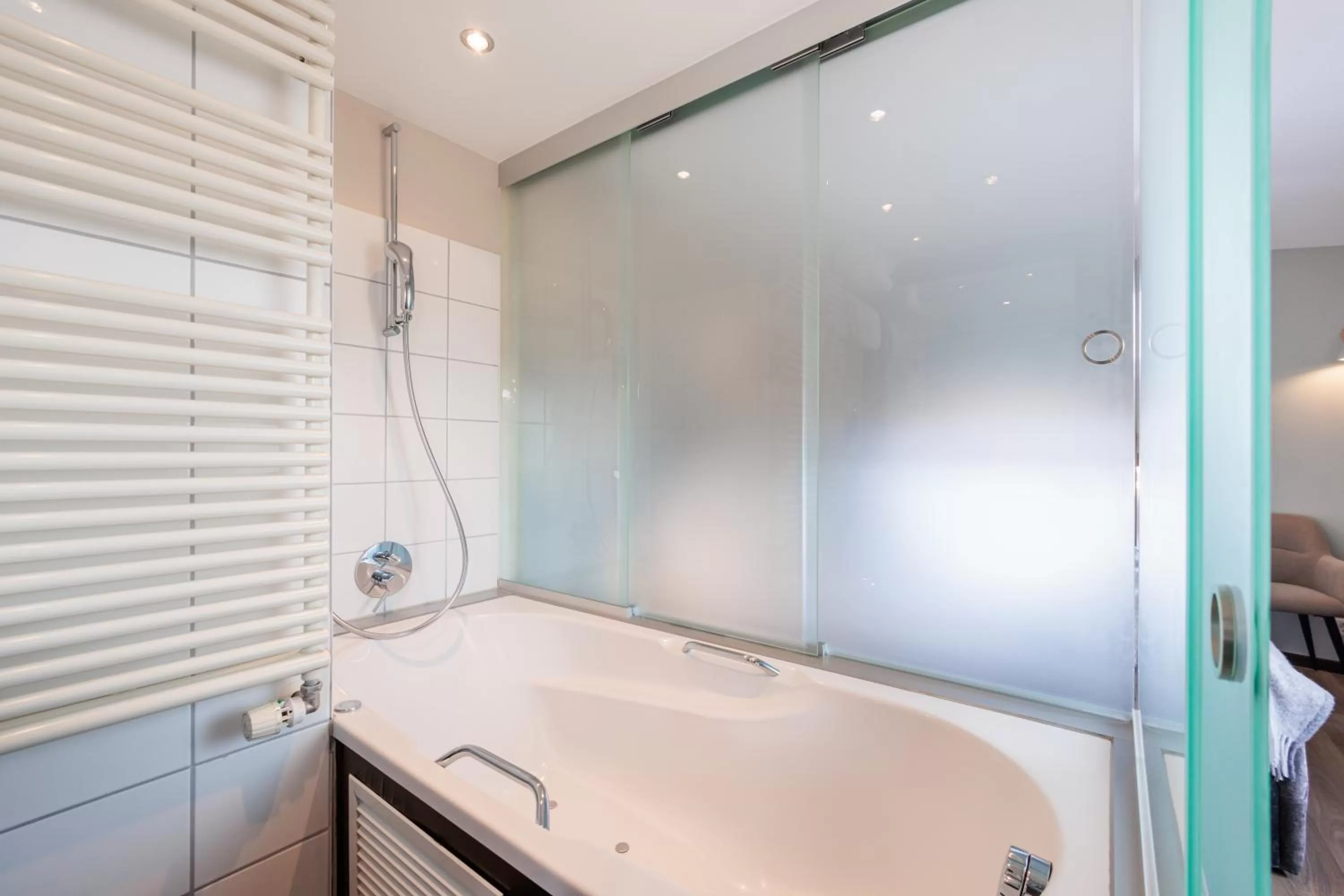 Bathroom in No 8 Bed & Bar