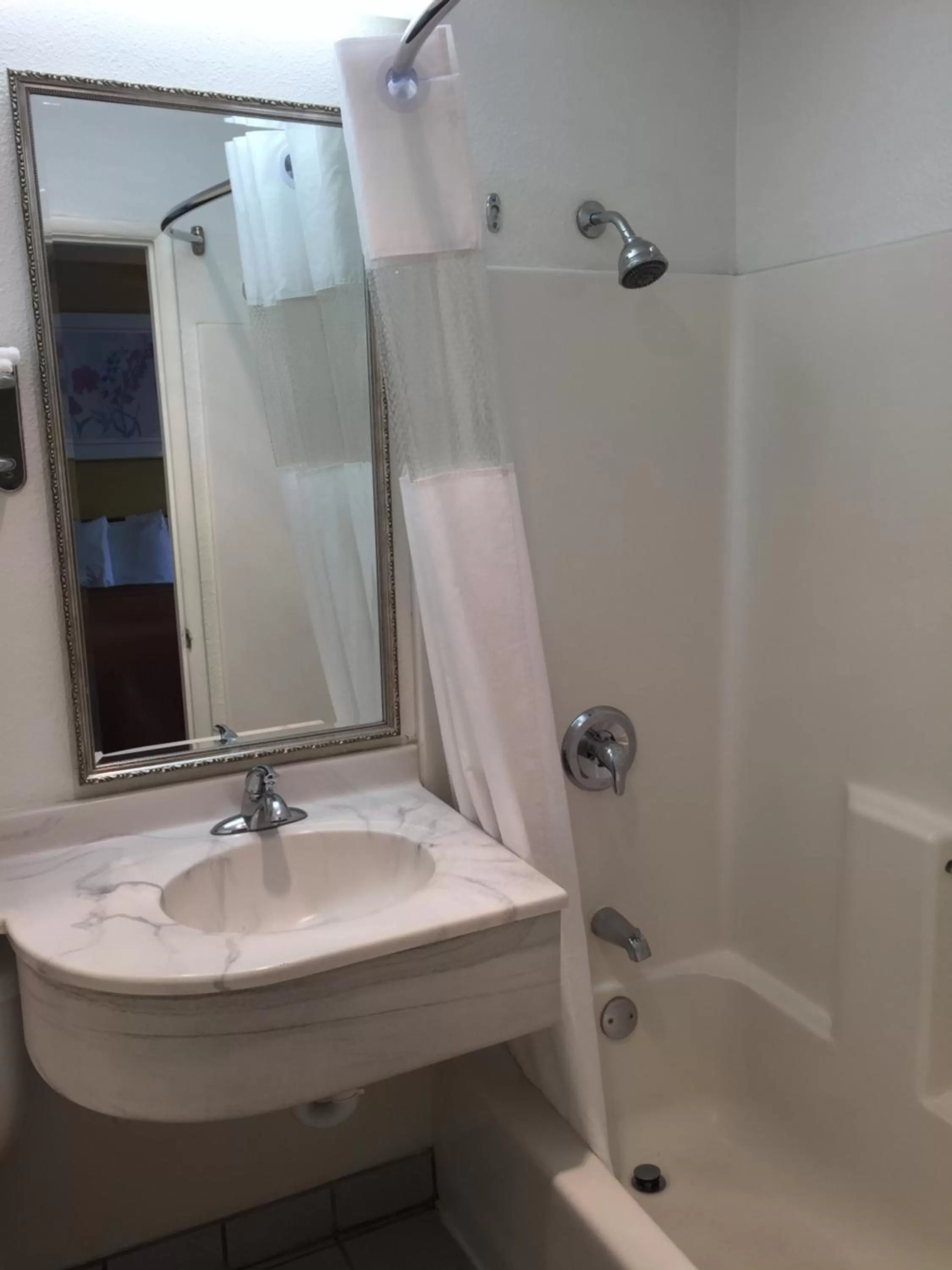 Bathroom in Travelodge by Wyndham Pendleton OR
