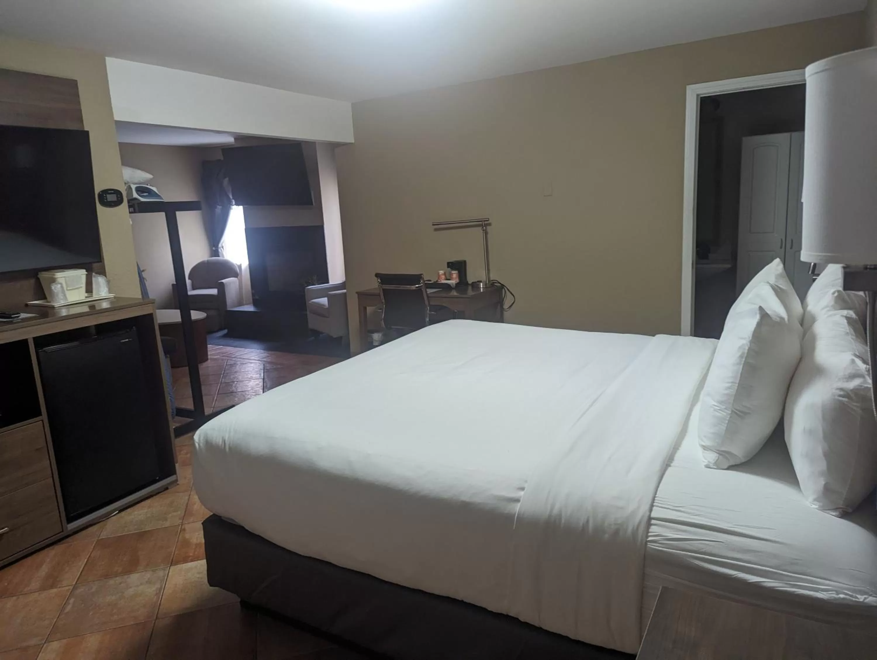 Bed in Quality Inn & Suites Northampton - Amherst