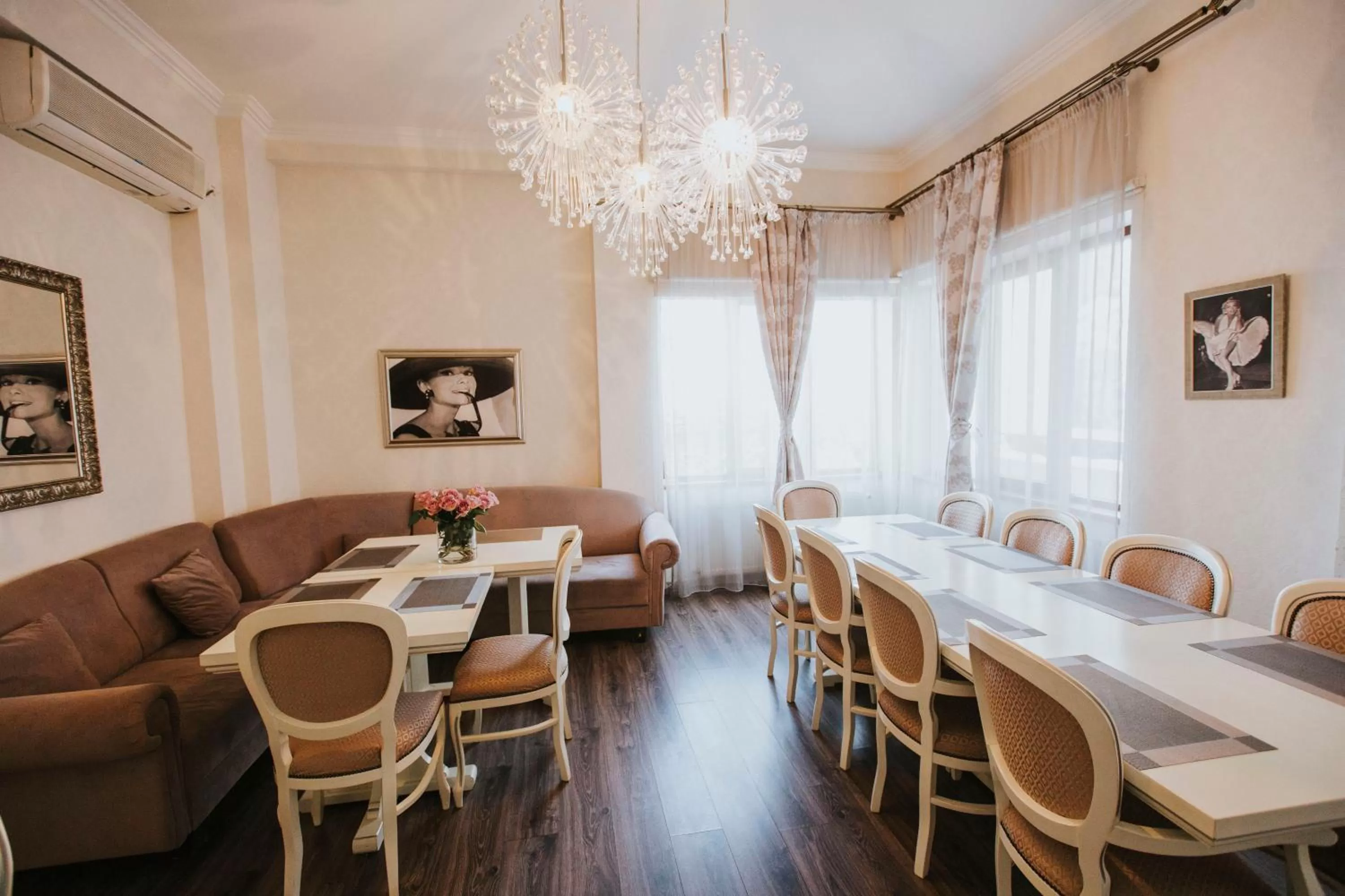 Restaurant/places to eat in Vila Cornelia