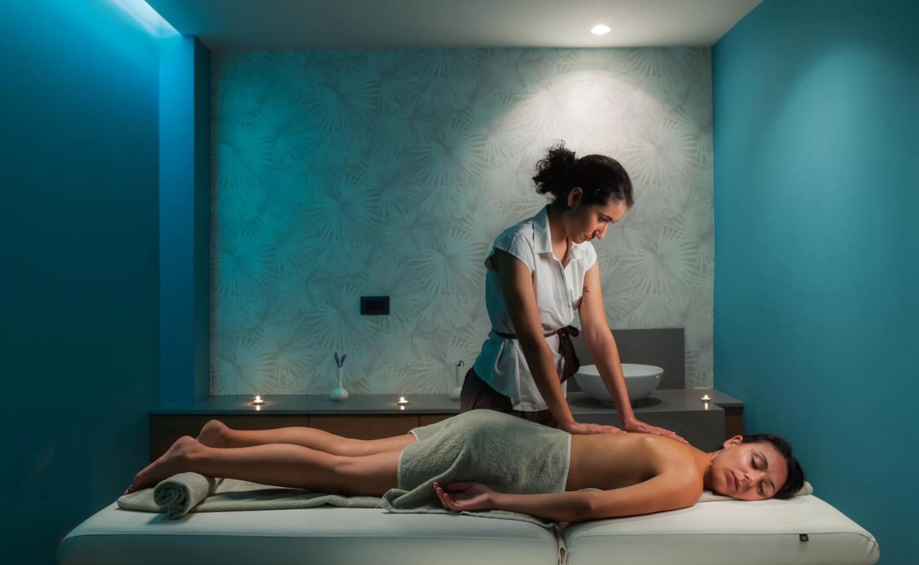 Massage in Blue Lagoon City Hotel