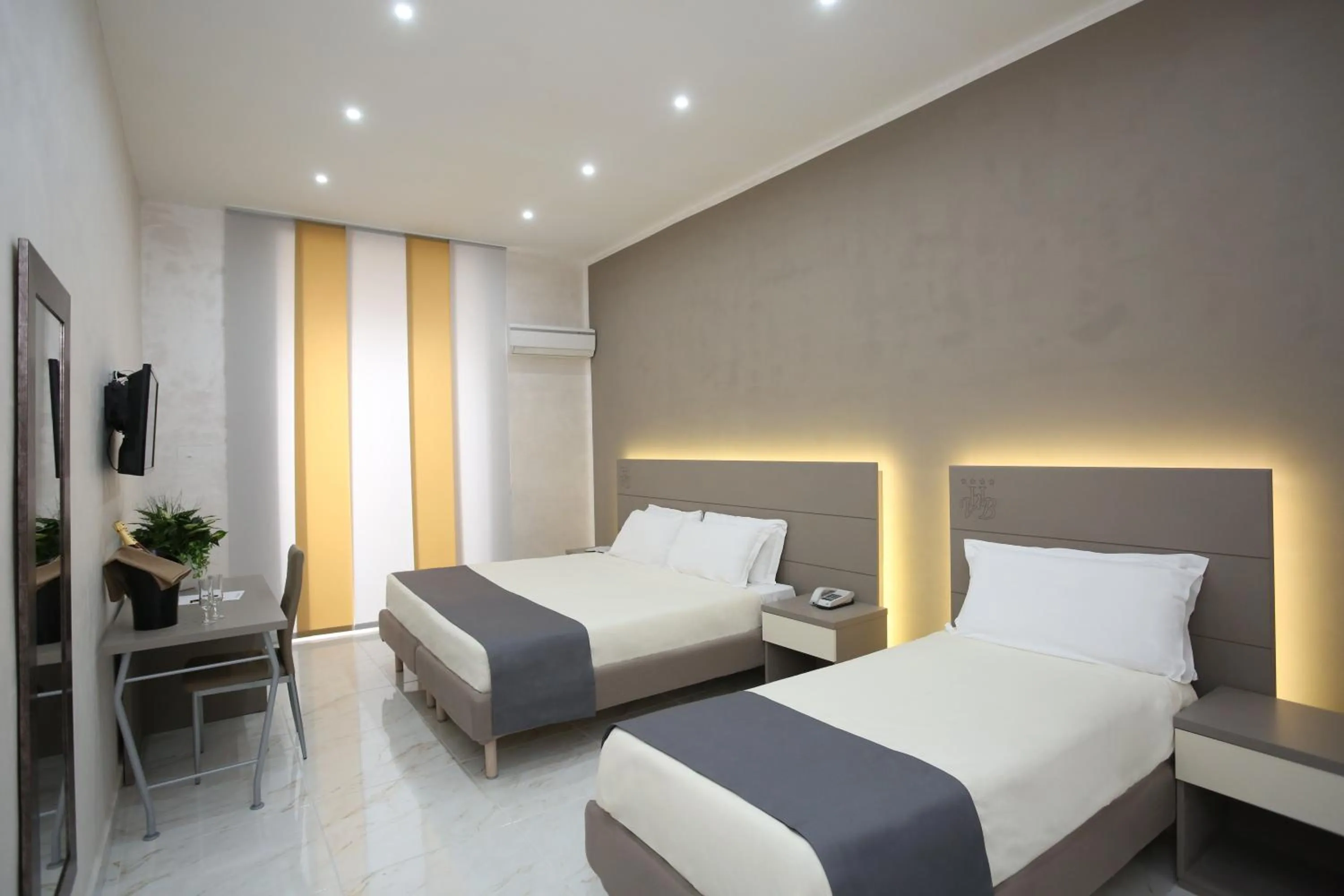 Photo of the whole room, Bed in Hotel Vergilius Billia