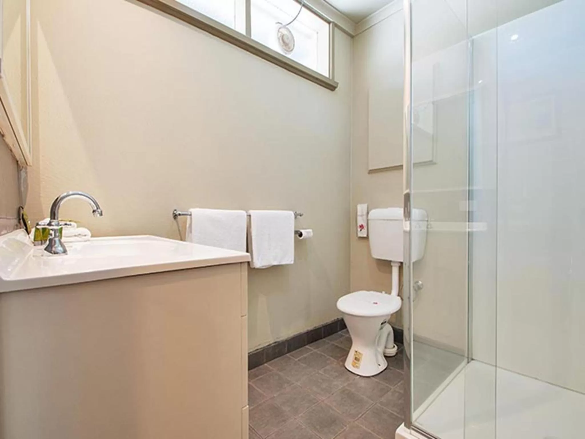 Standard Double Room in The Bright Motor Inn