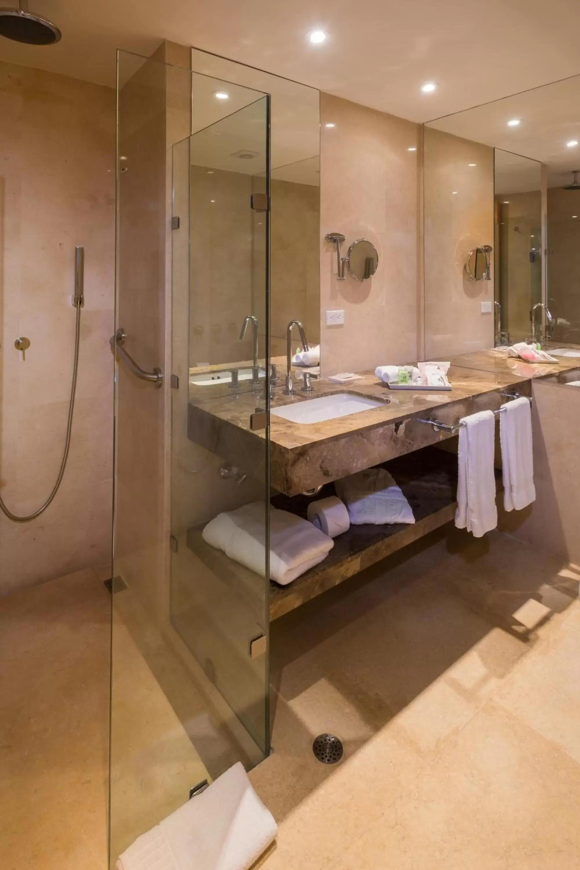 Double Room with Two Double Beds in Radisson Cartagena Ocean Pavillion Hotel Double Room with Two Double Beds in Radisson Cartagena Ocean Pavillion Hotel