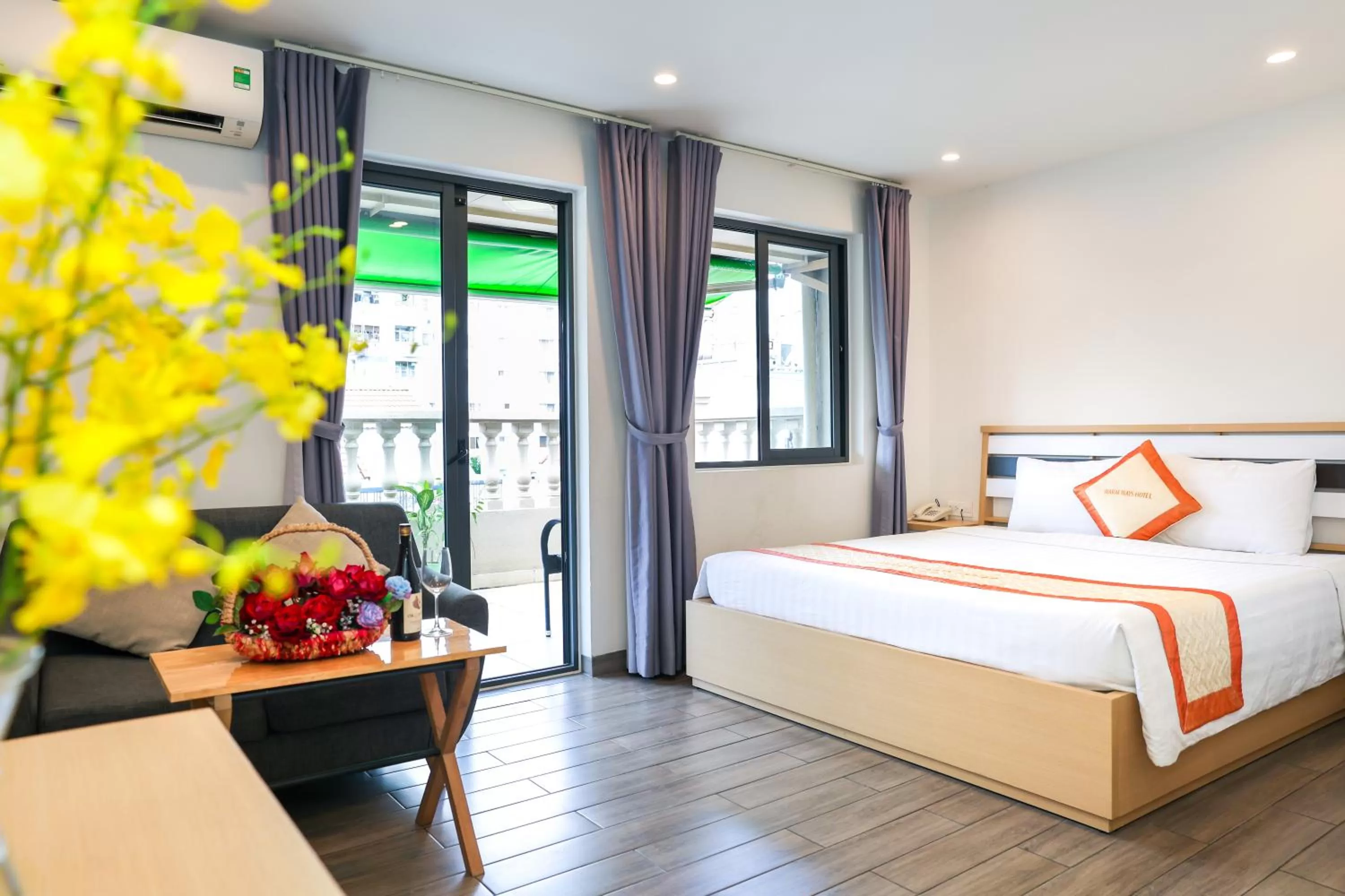 Bed in Warm Ways Hotel & Serviced Apartments