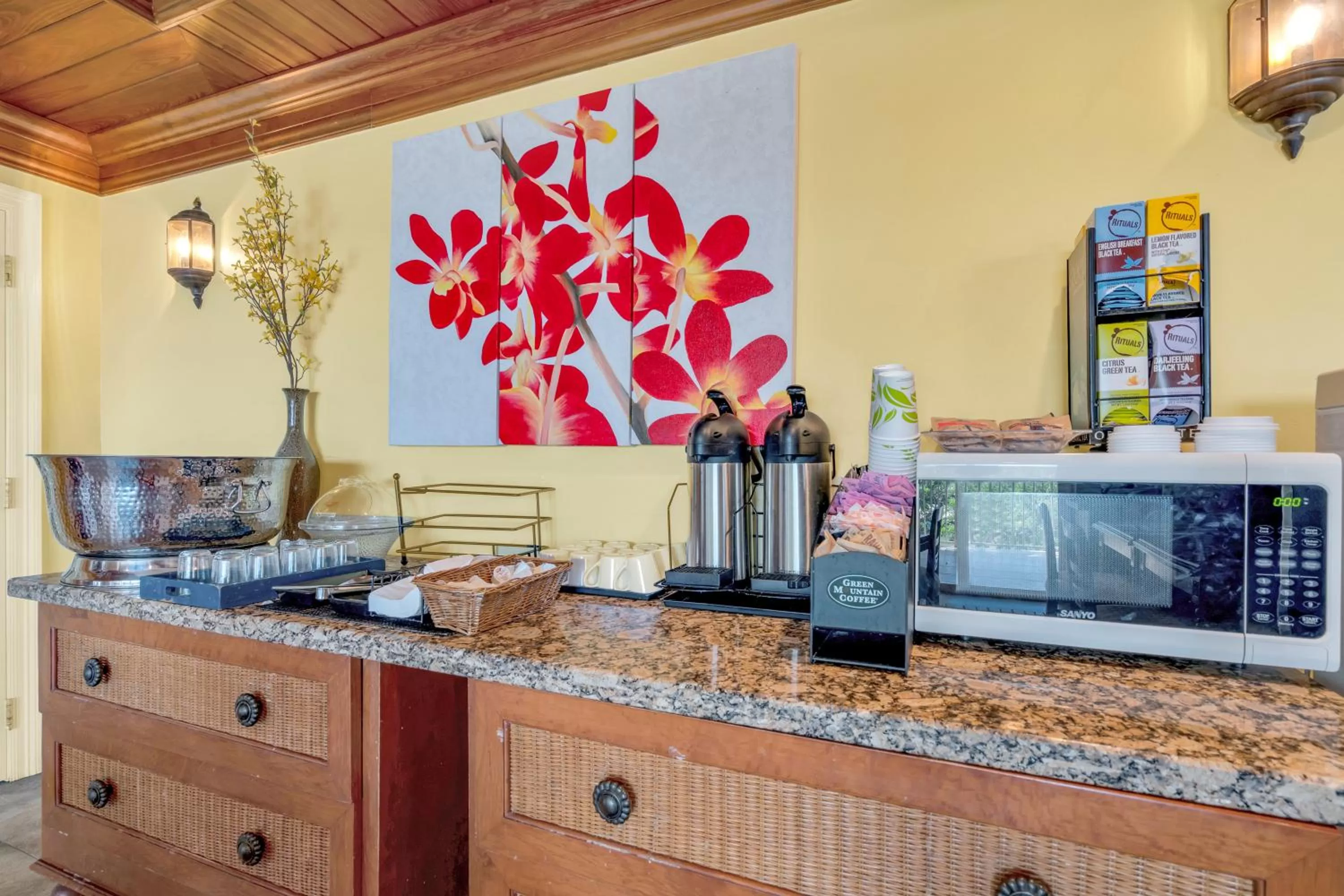 Coffee/tea facilities in Dove Creek Resort & Marina, Trademark Collection by Wyndham