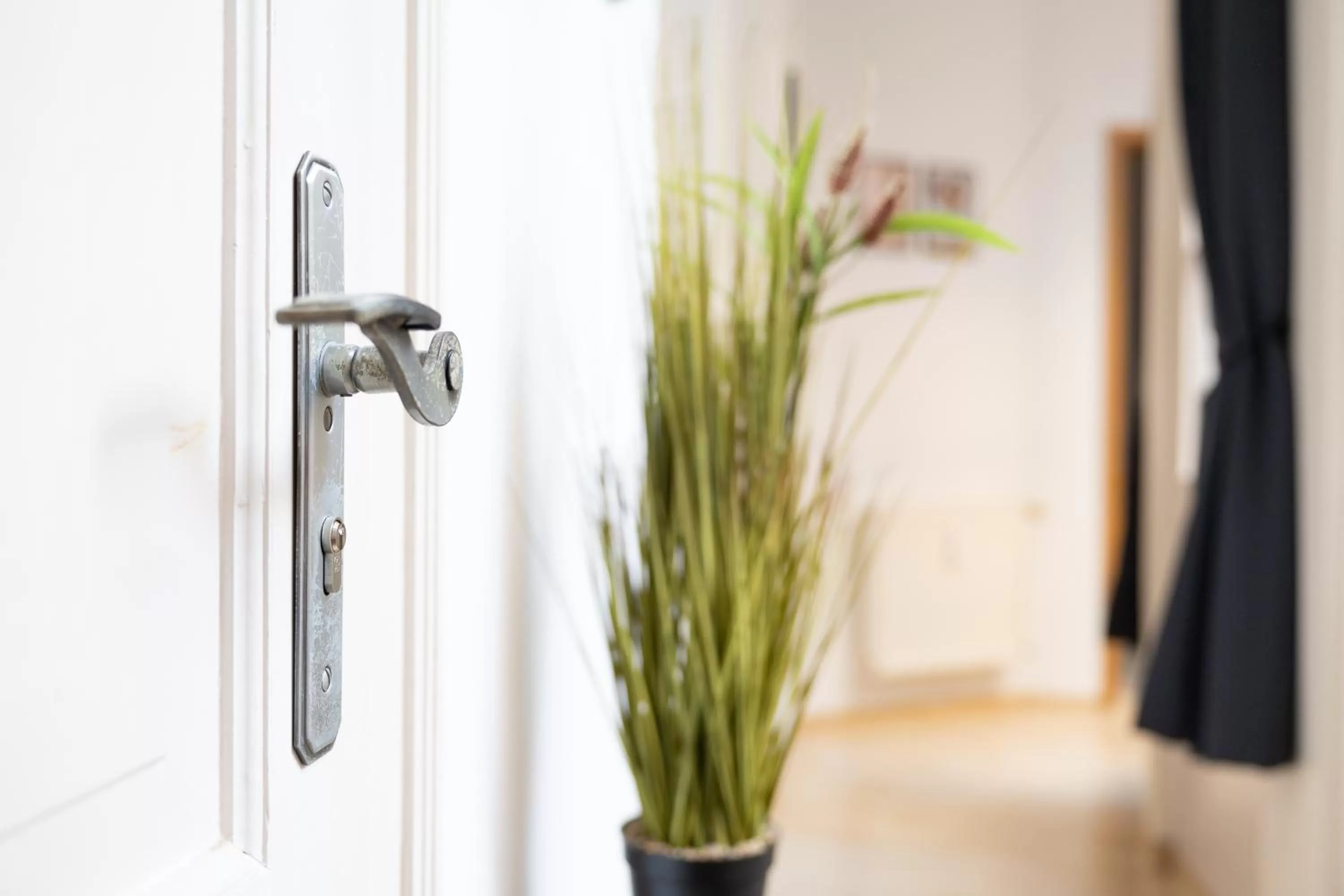 Facade/entrance, Bathroom in Ko-Living Space an der Oper - Street Art Design Apartments