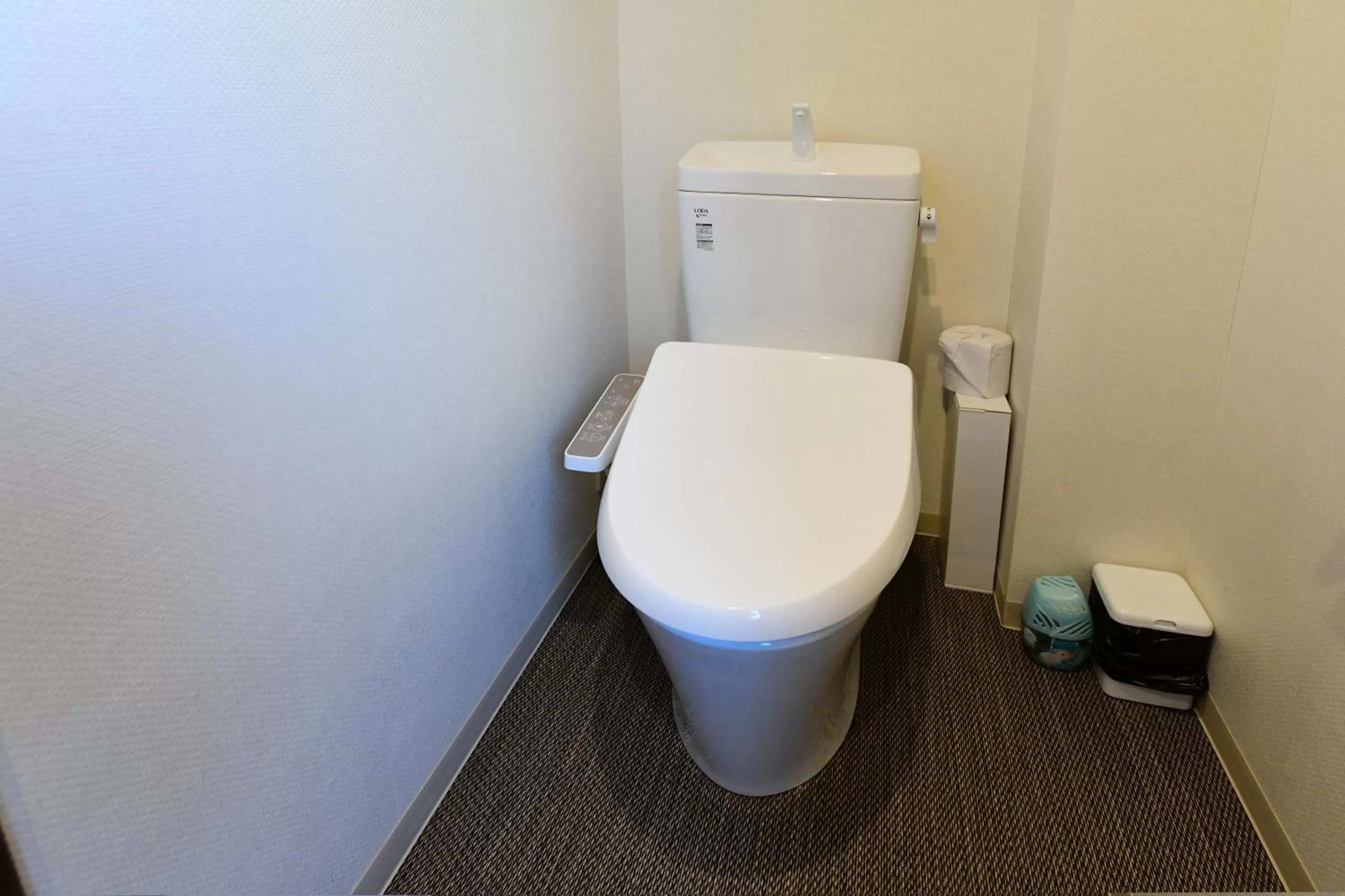 Toilet in 無料wi-fi JING HOUSE 秋葉原 電動自転車レンタル