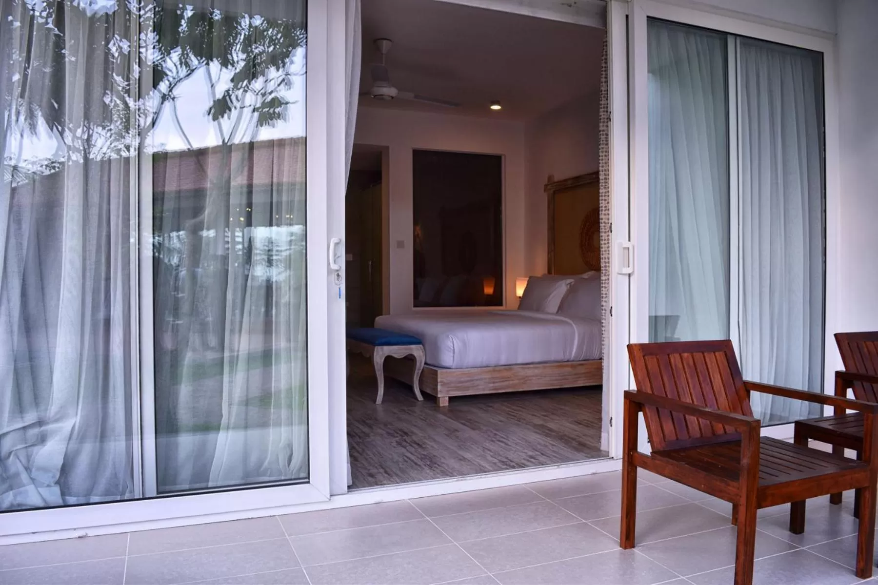 Seating area, Bed in Triple O Six