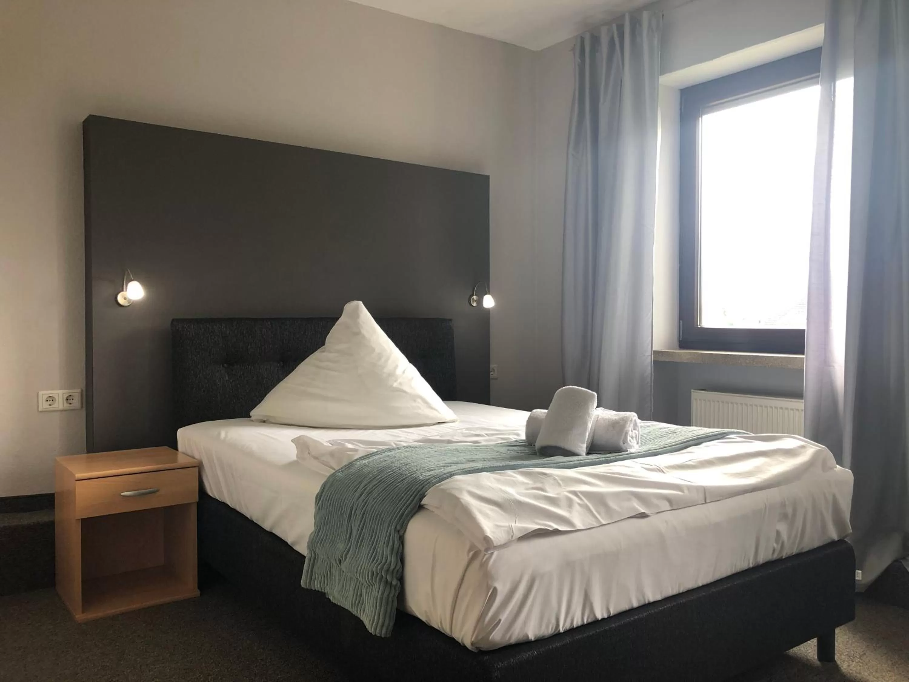 Bed in Hotel Zum Kastanienbaum