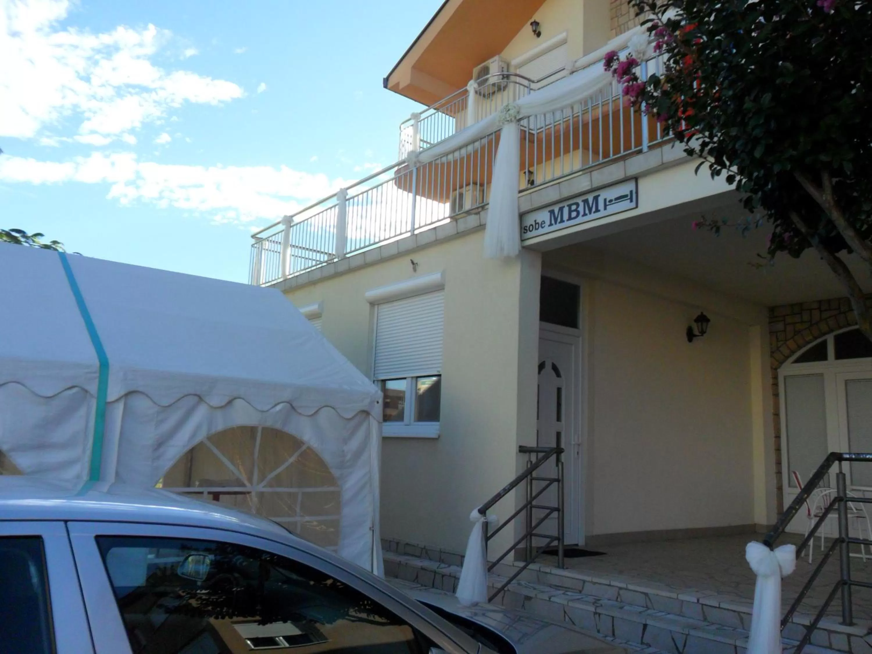 Property Building in Rooms MBM