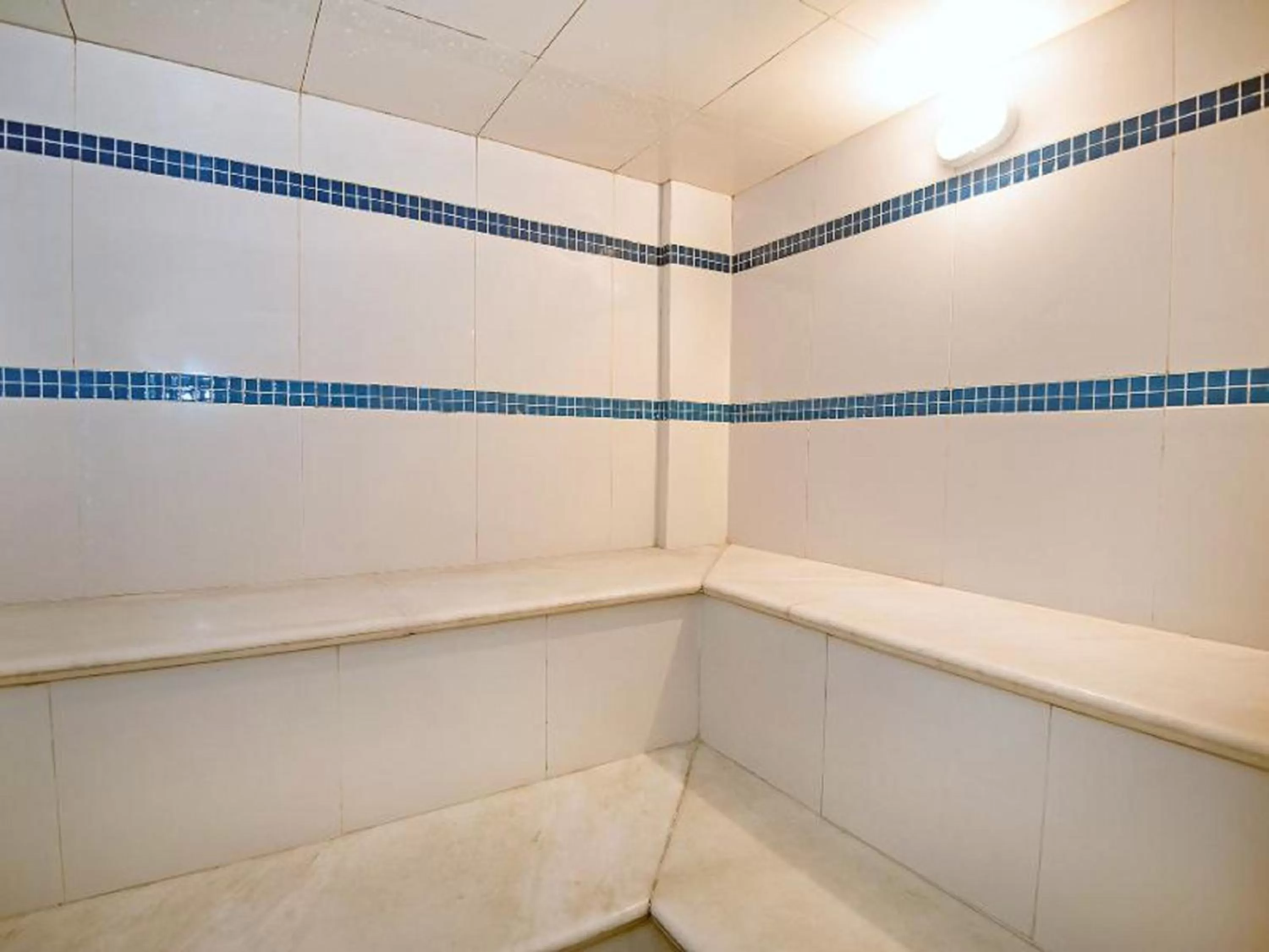 Steam room in Hotel Astoria Palace