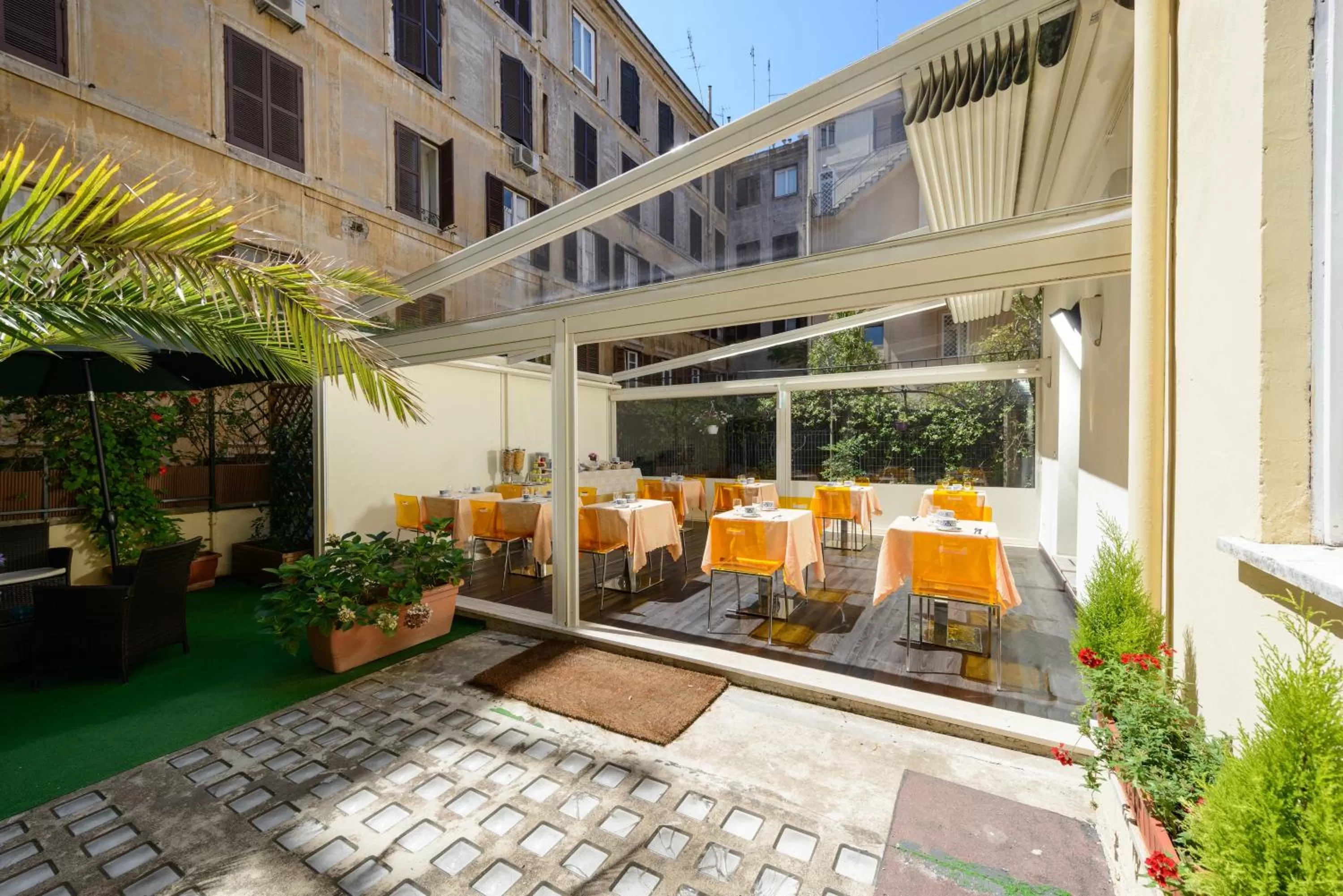 Restaurant/places to eat in Hotel St. Moritz