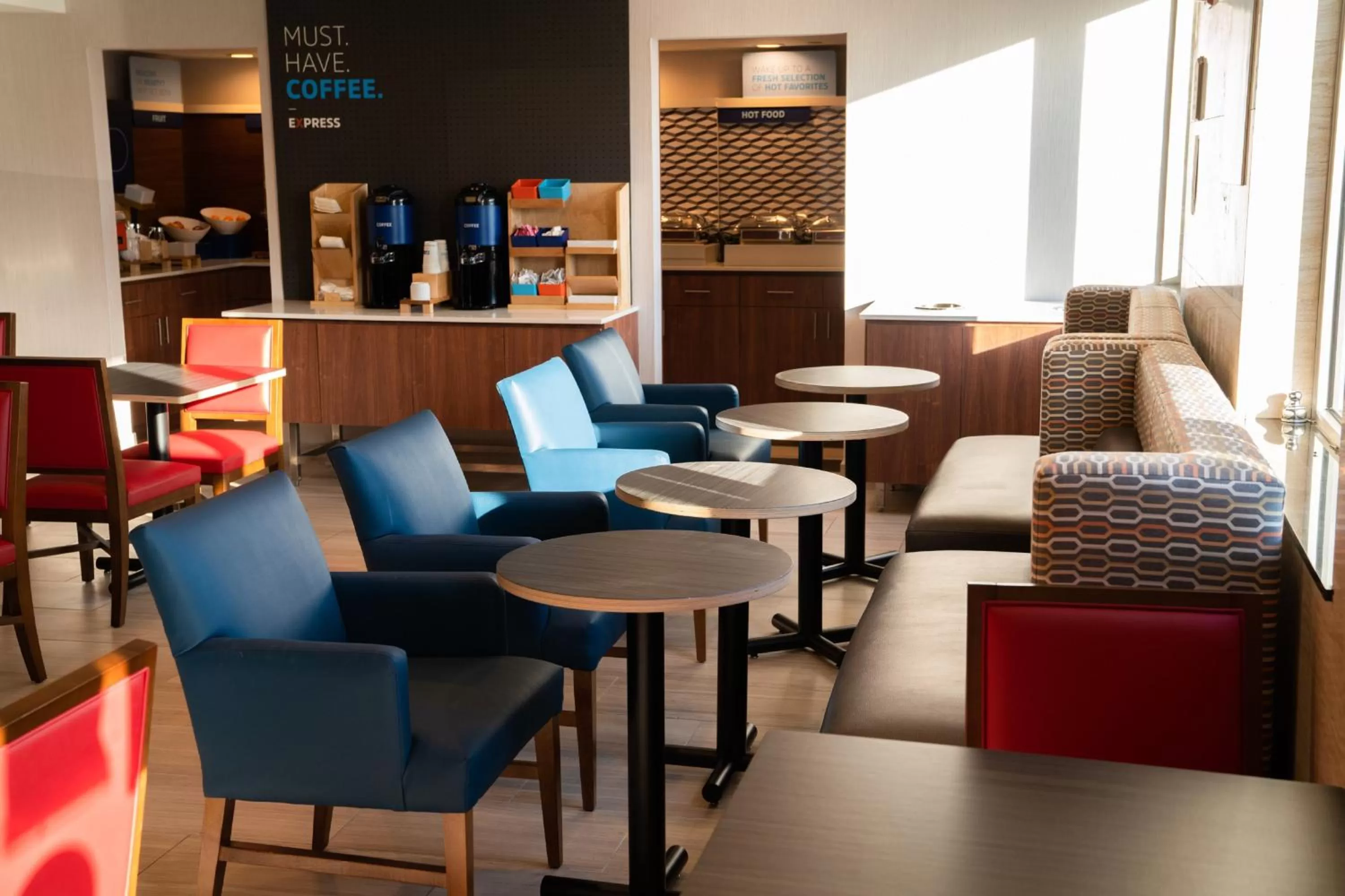 Breakfast in Holiday Inn Express Maspeth by IHG