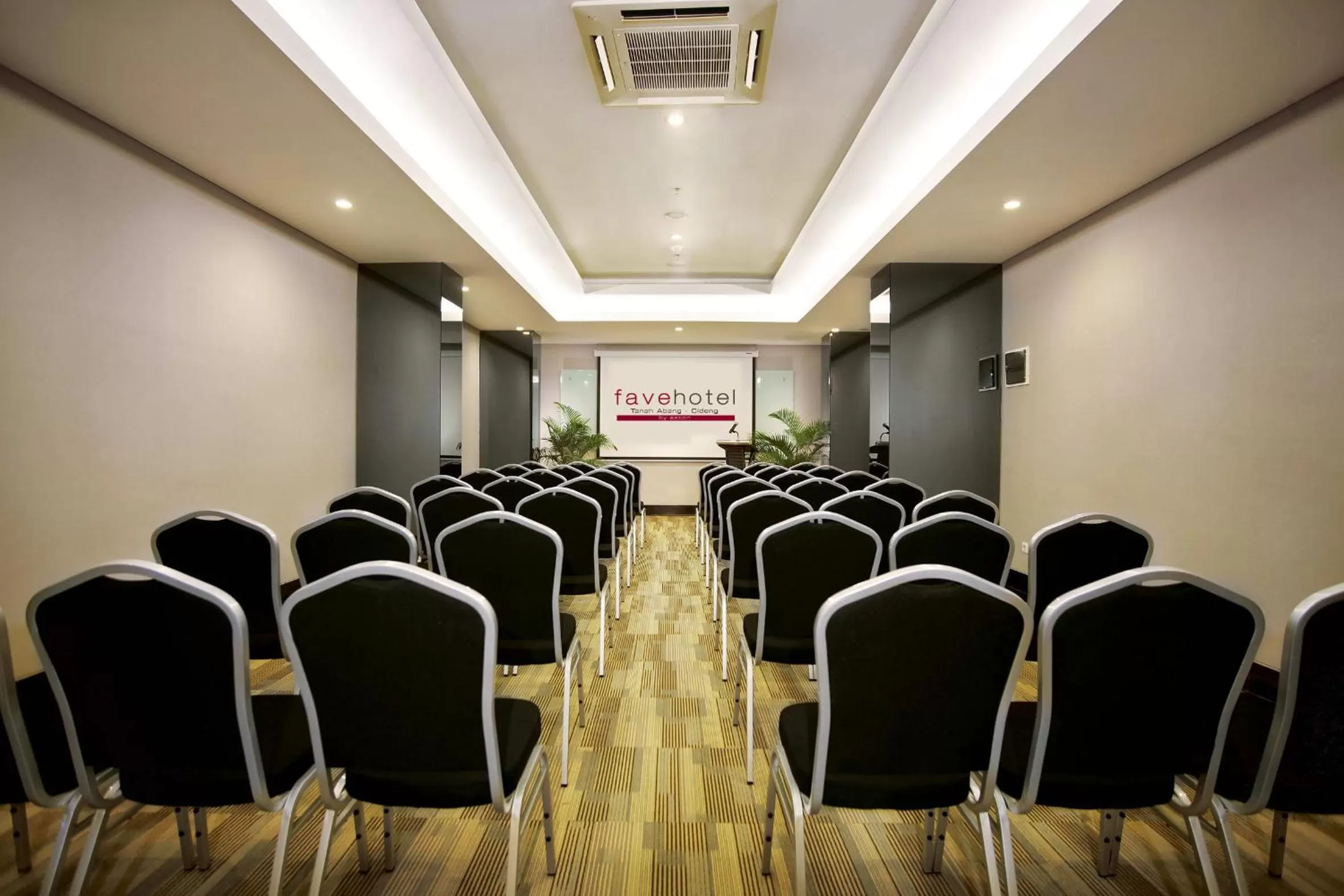 Meeting/conference room in favehotel Tanah Abang - Cideng