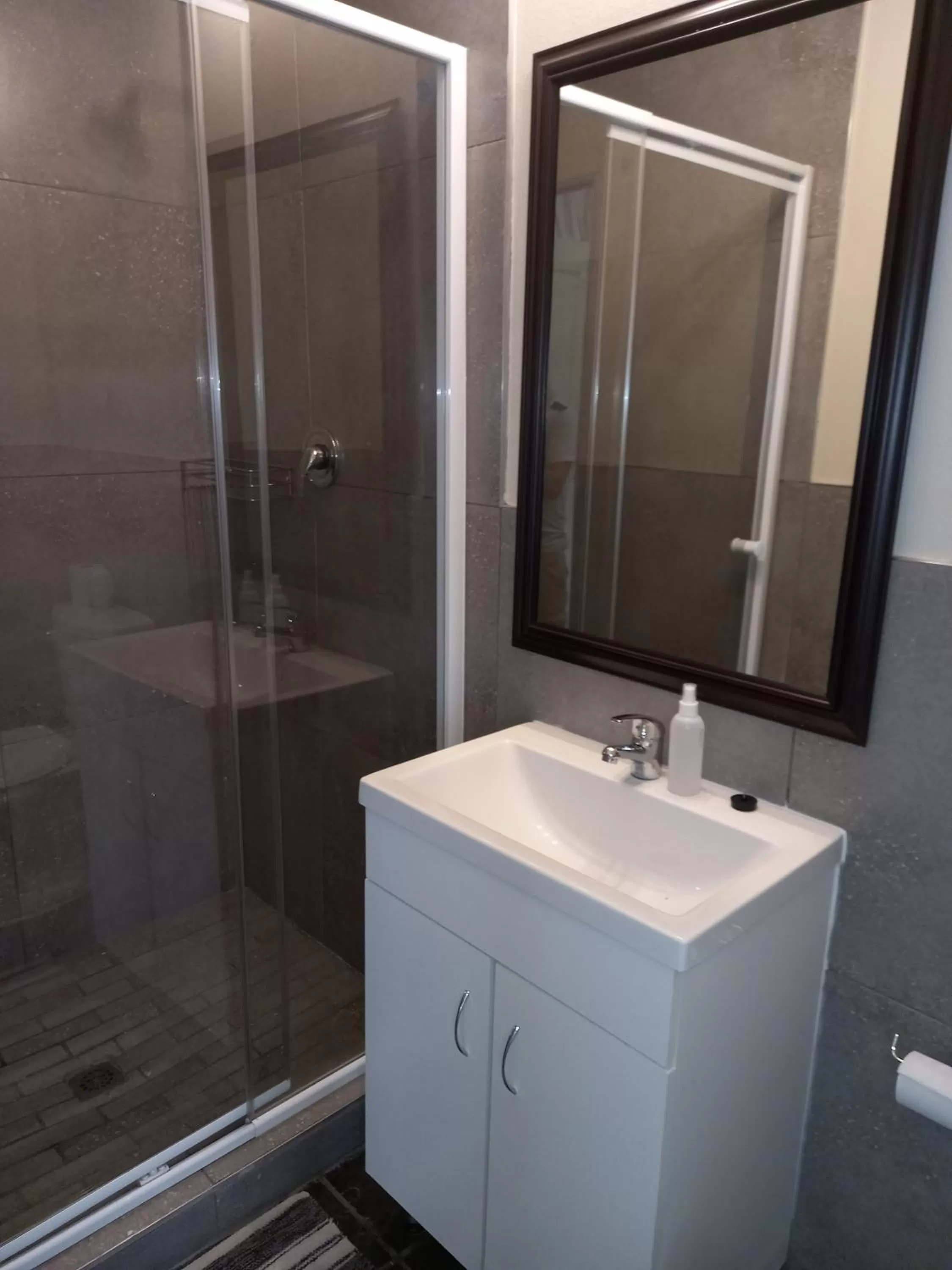 Bathroom in Troas Boutique hotel