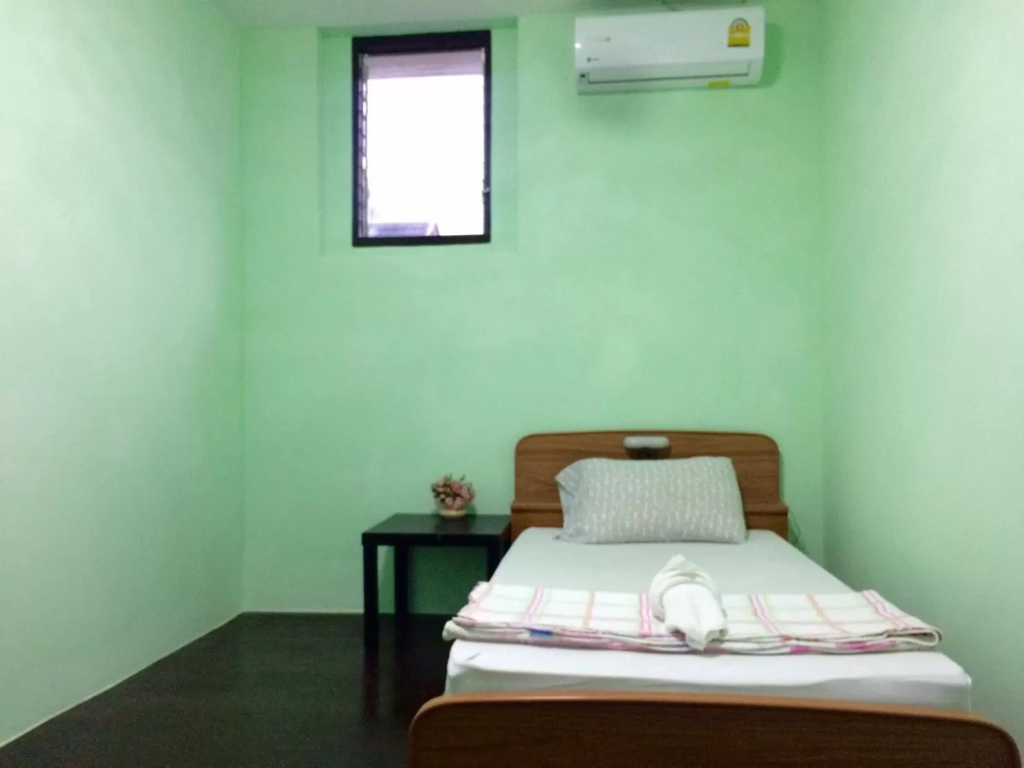 Single Room with Shared Bathroom in Excel Hotel Bangkok former Sri Krungthep Hotel
