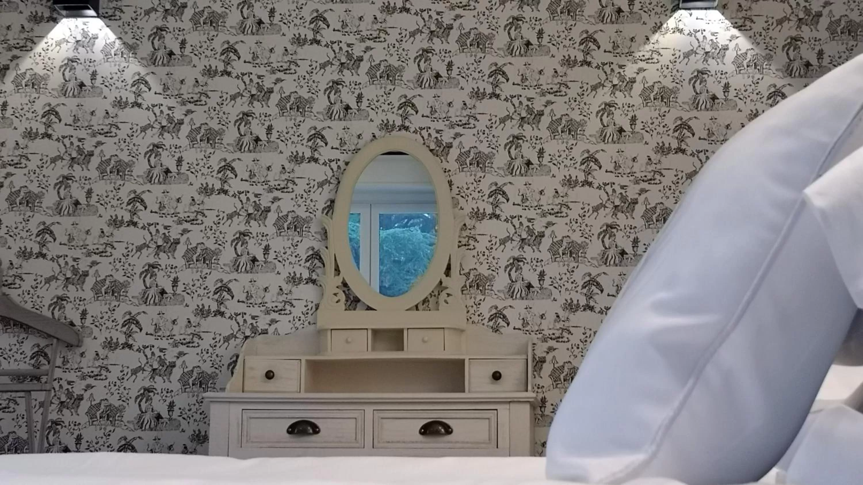 Bedroom in Manoir le Roure