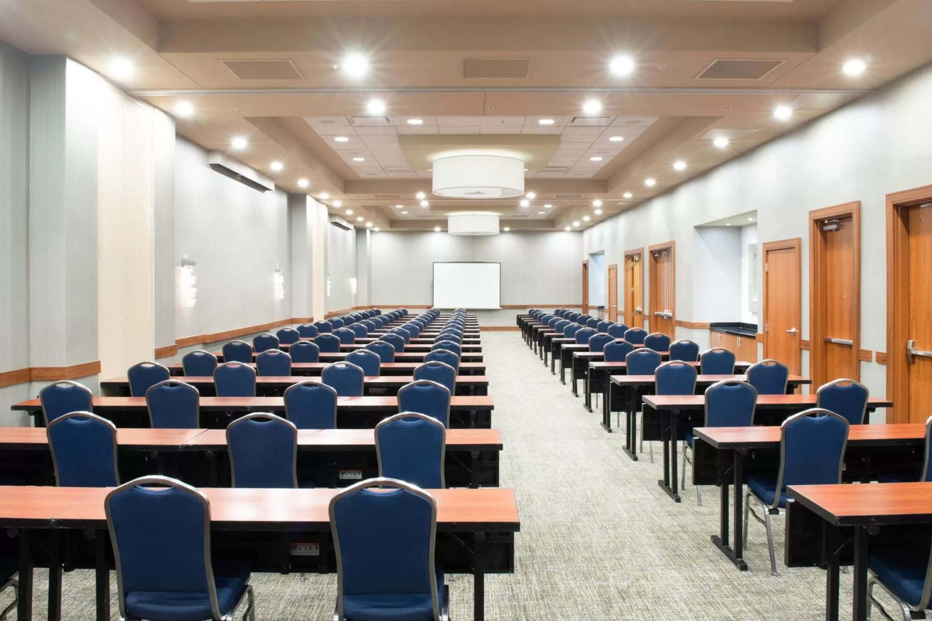 Meeting/conference room in SpringHill Suites by Marriott Las Vegas Convention Center