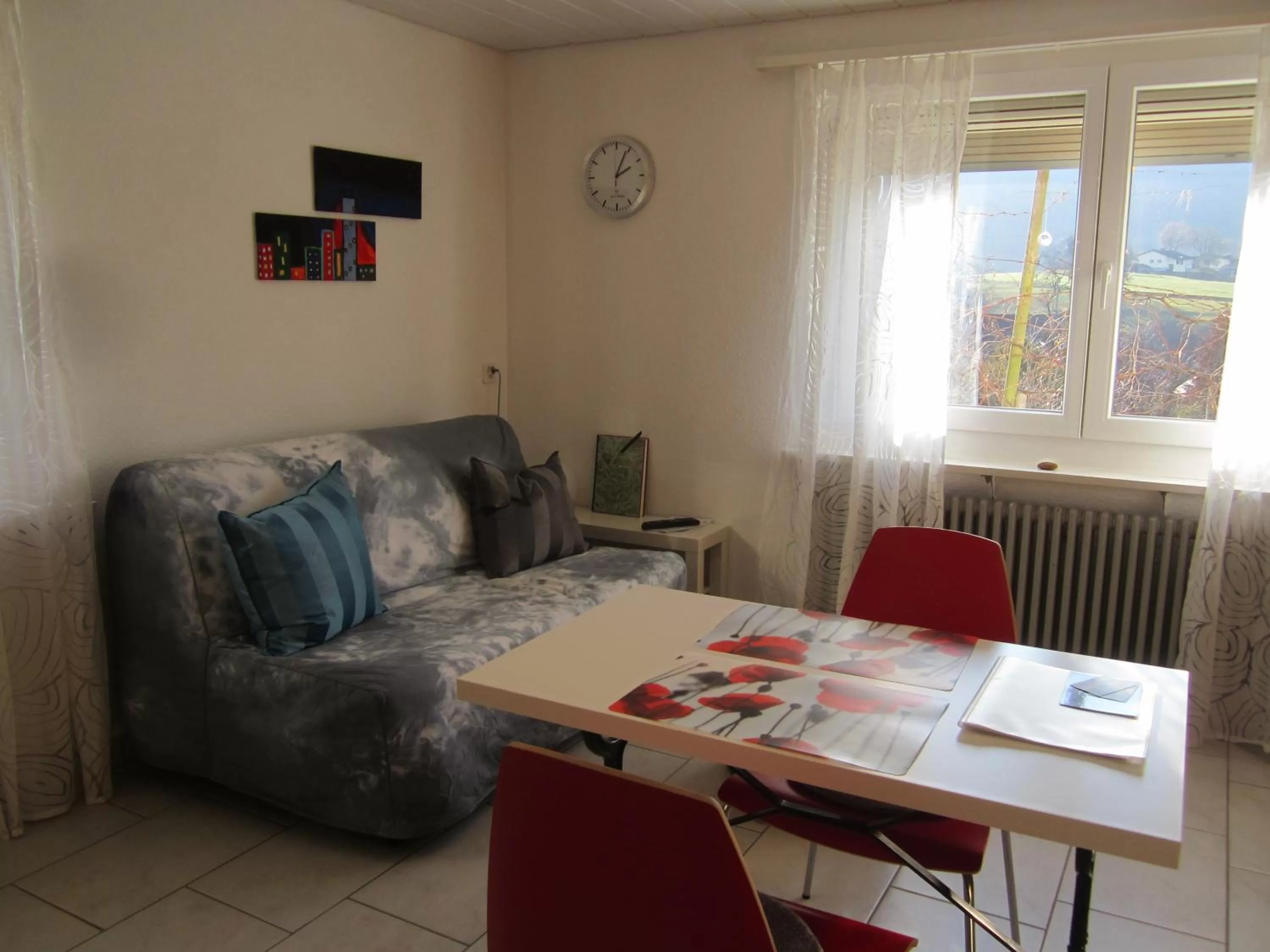 Photo of the whole room, Seating Area in BnB Mönthal im Jurapark