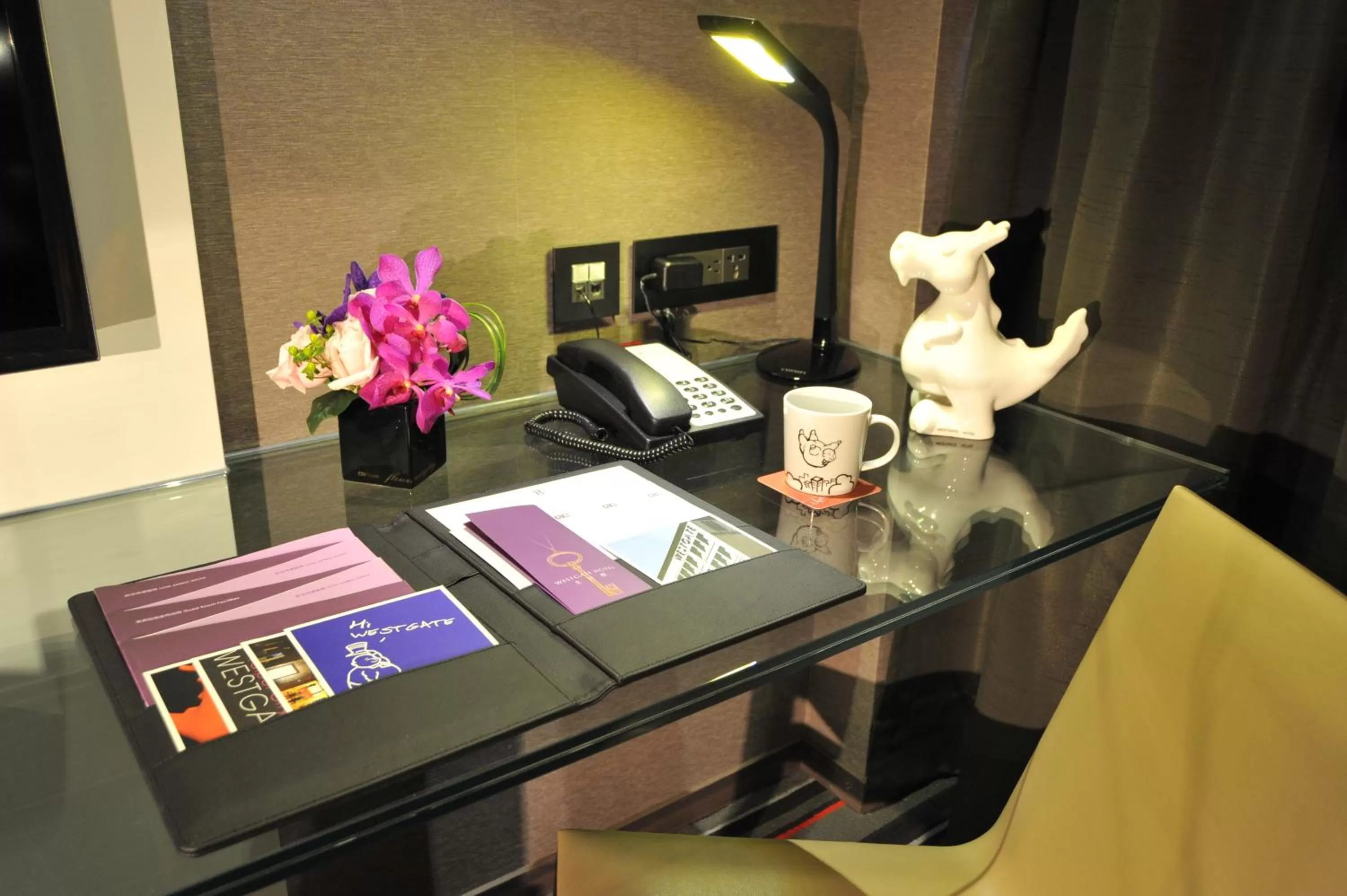 Seating area in WESTGATE Hotel