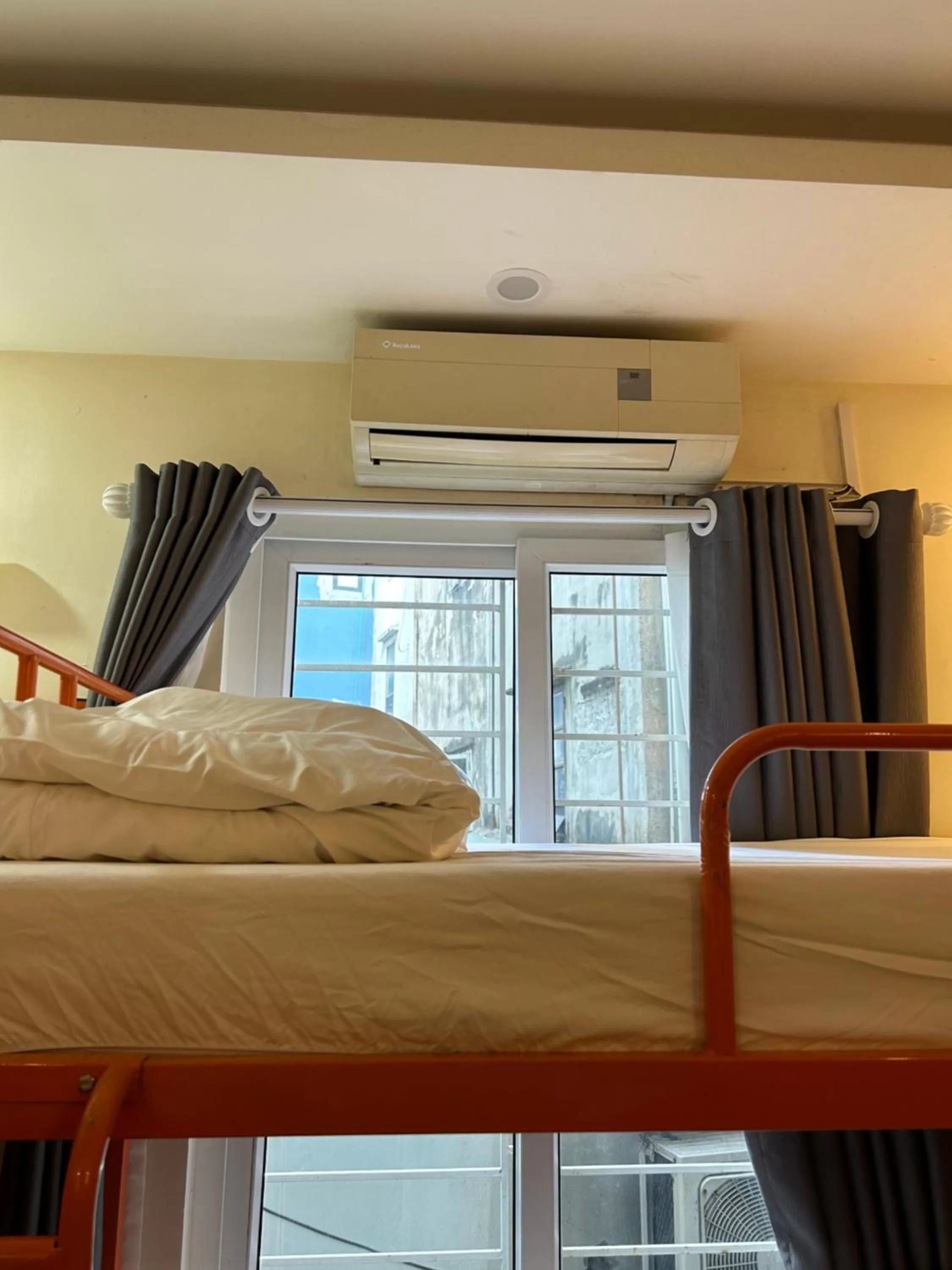 Bunk Bed in HaLong Starlight Inn & Travel