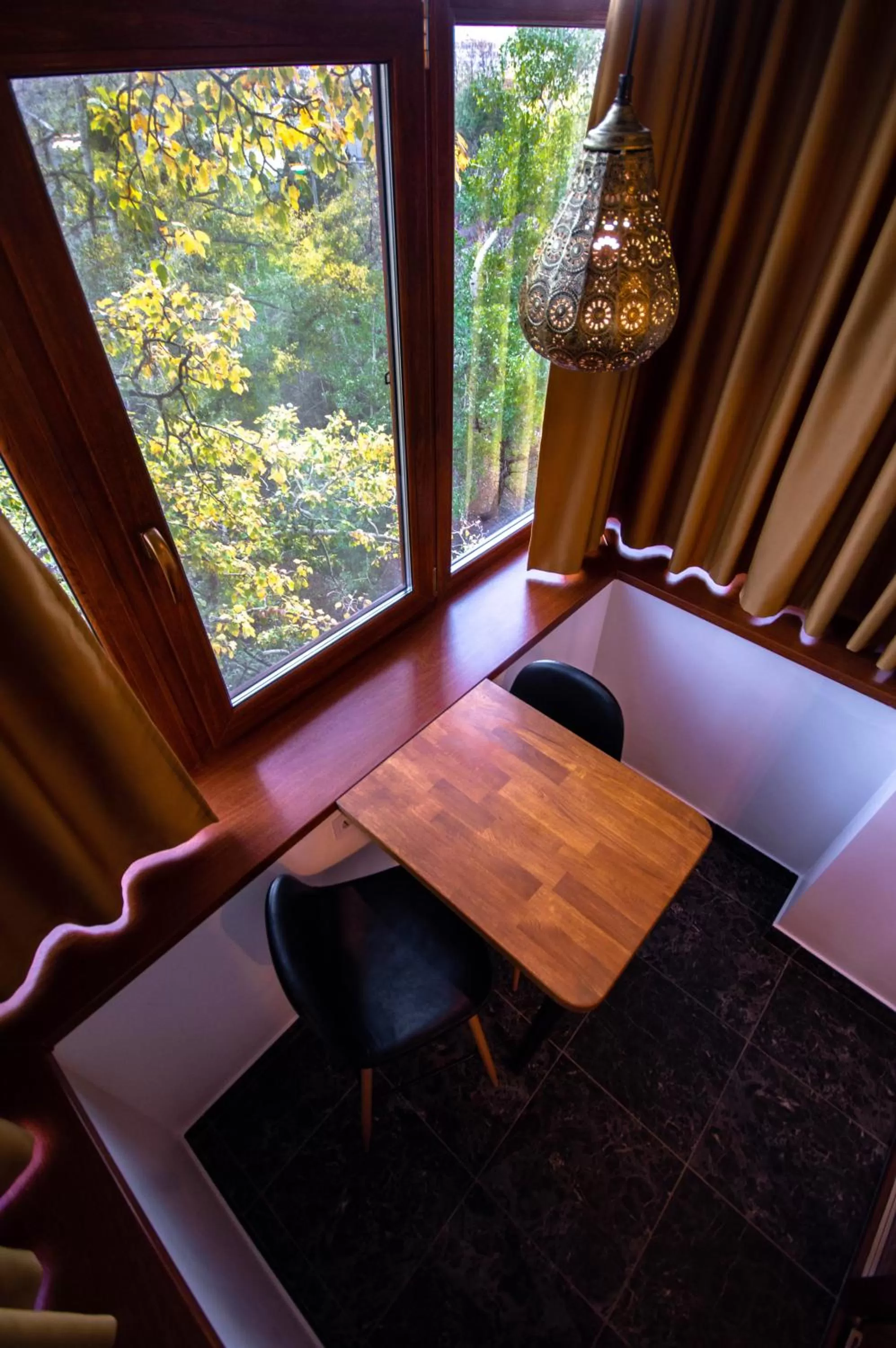 Balcony/Terrace, Dining Area in Kyiv Panorama Apartments near Gulliver