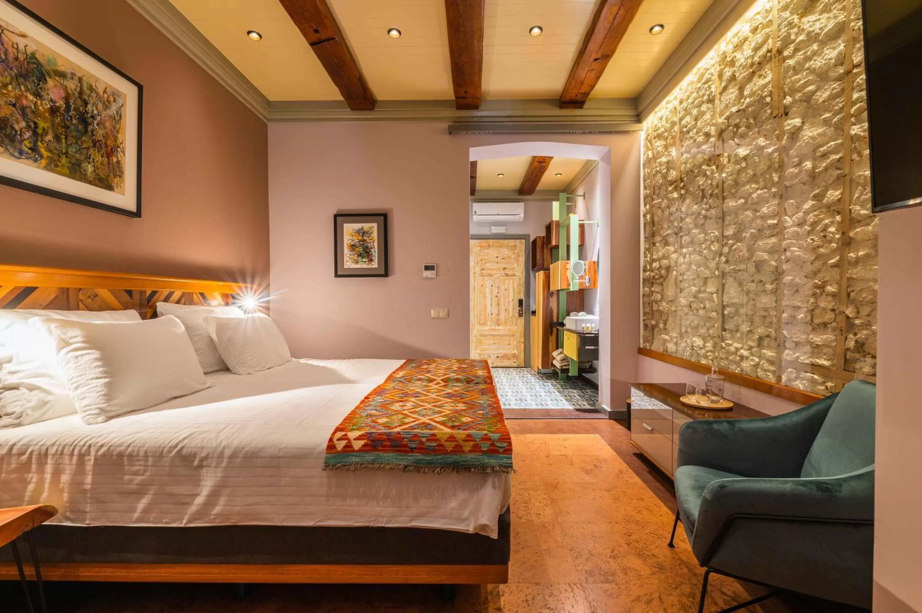 Photo of the whole room, Bed in Vila Origens Boutique Hotel Albufeira – Adults Only