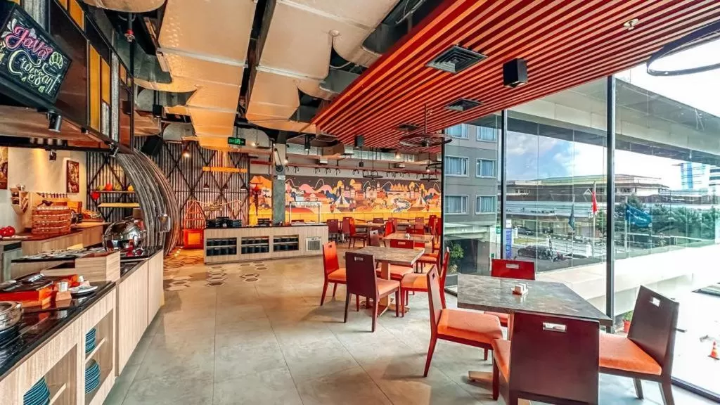 Restaurant/places to eat in Malyabhara Hotel