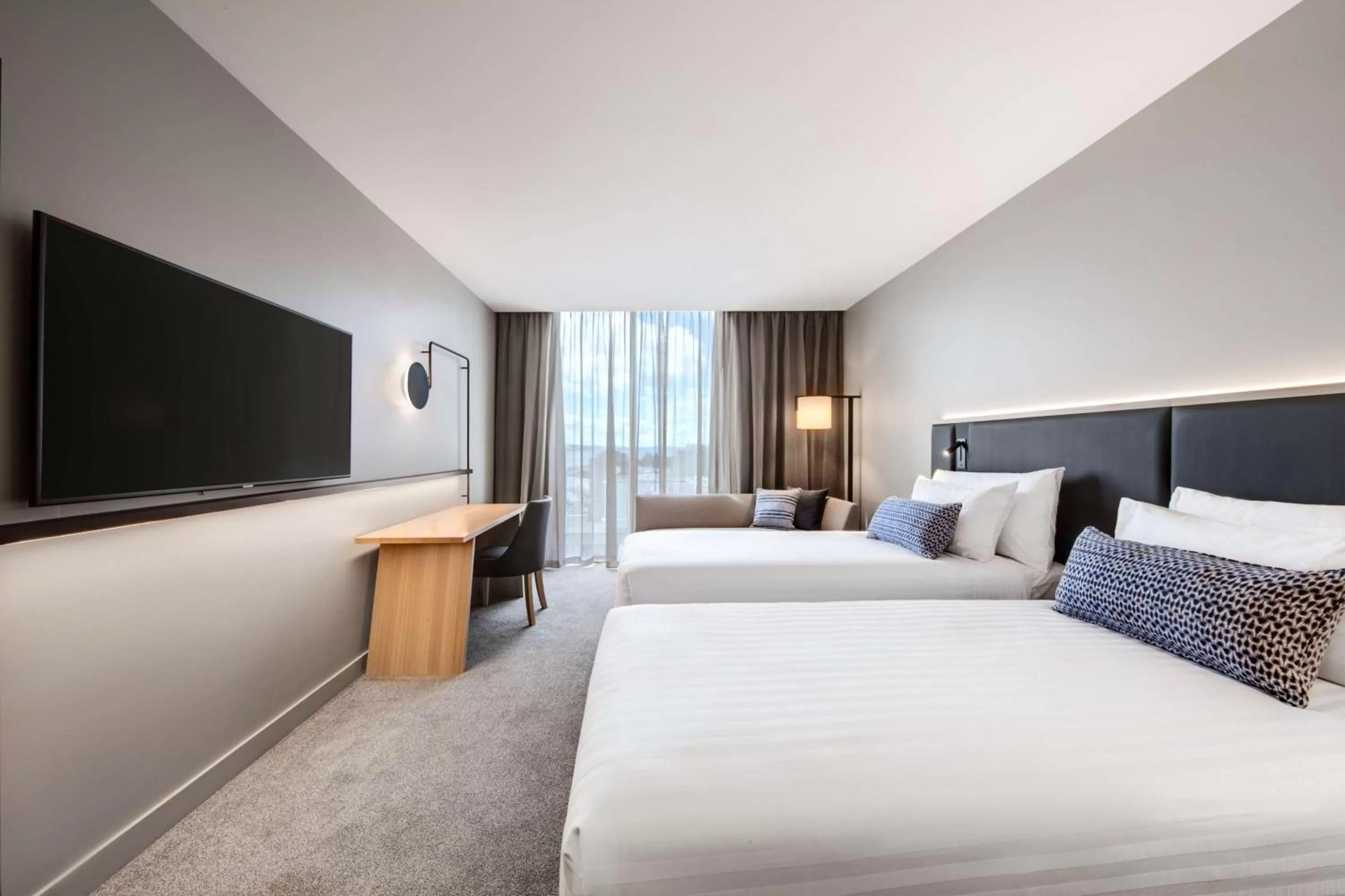 Bedroom, Bed in Vibe Hotel Hobart