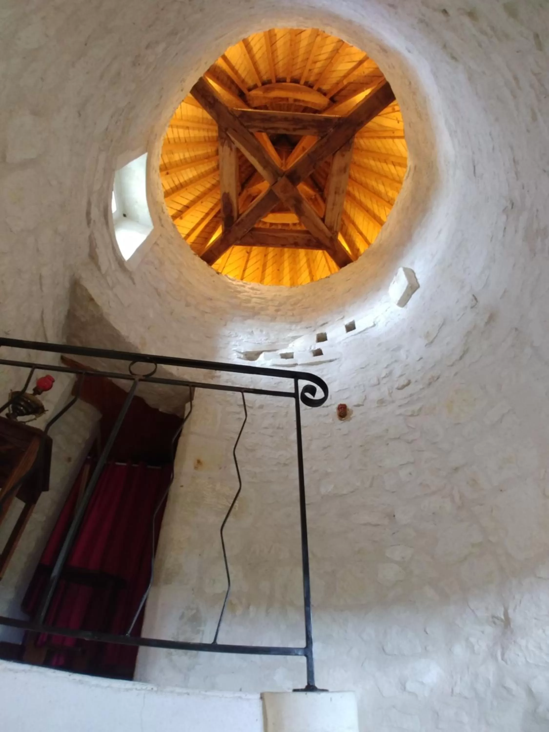 Decorative detail in Manoir Le Cristal - Futuroscope a petit prix , grandes chambres familiales 5-6 personnes ,