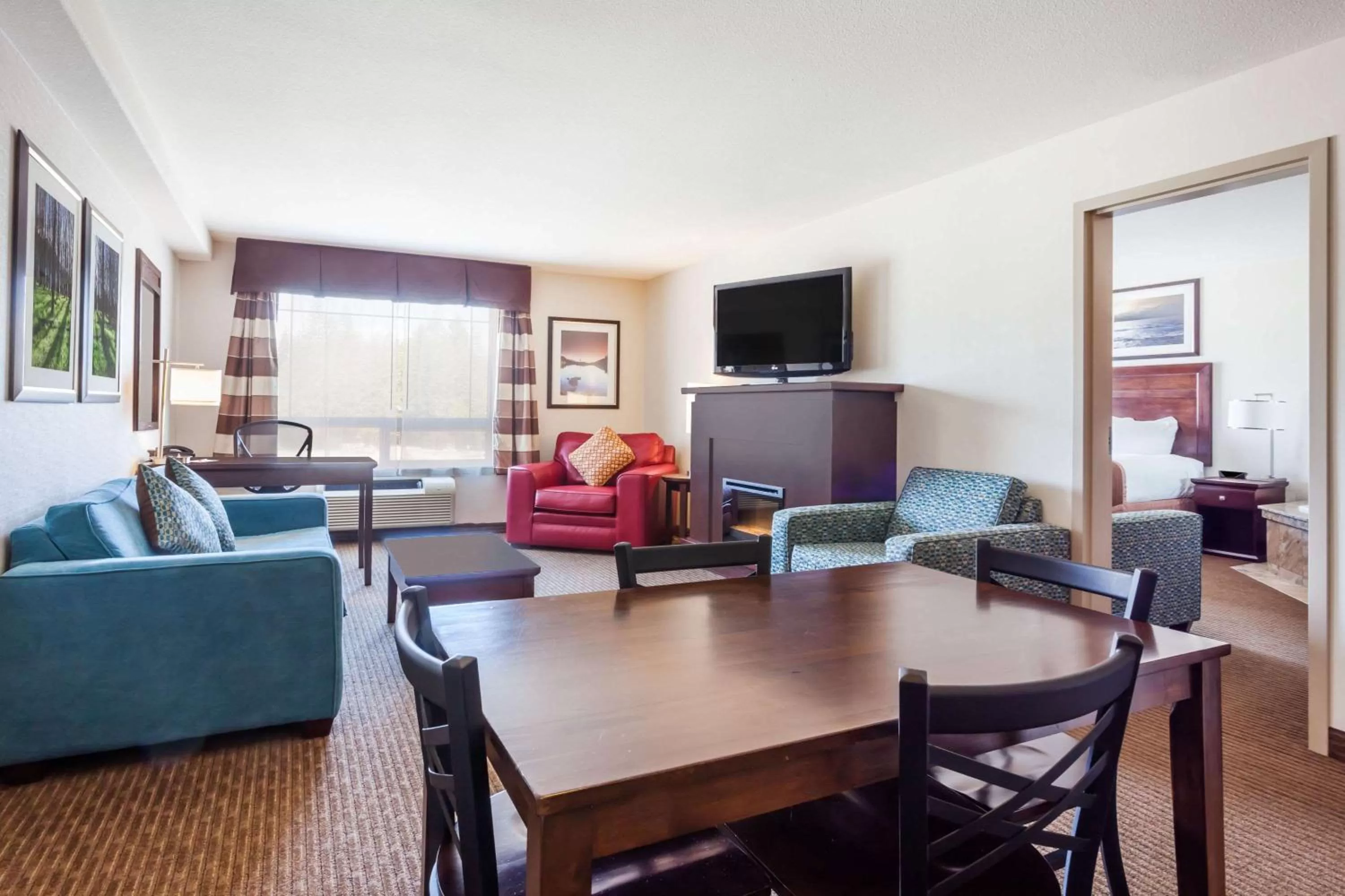 Photo of the whole room in Ramada by Wyndham Creston