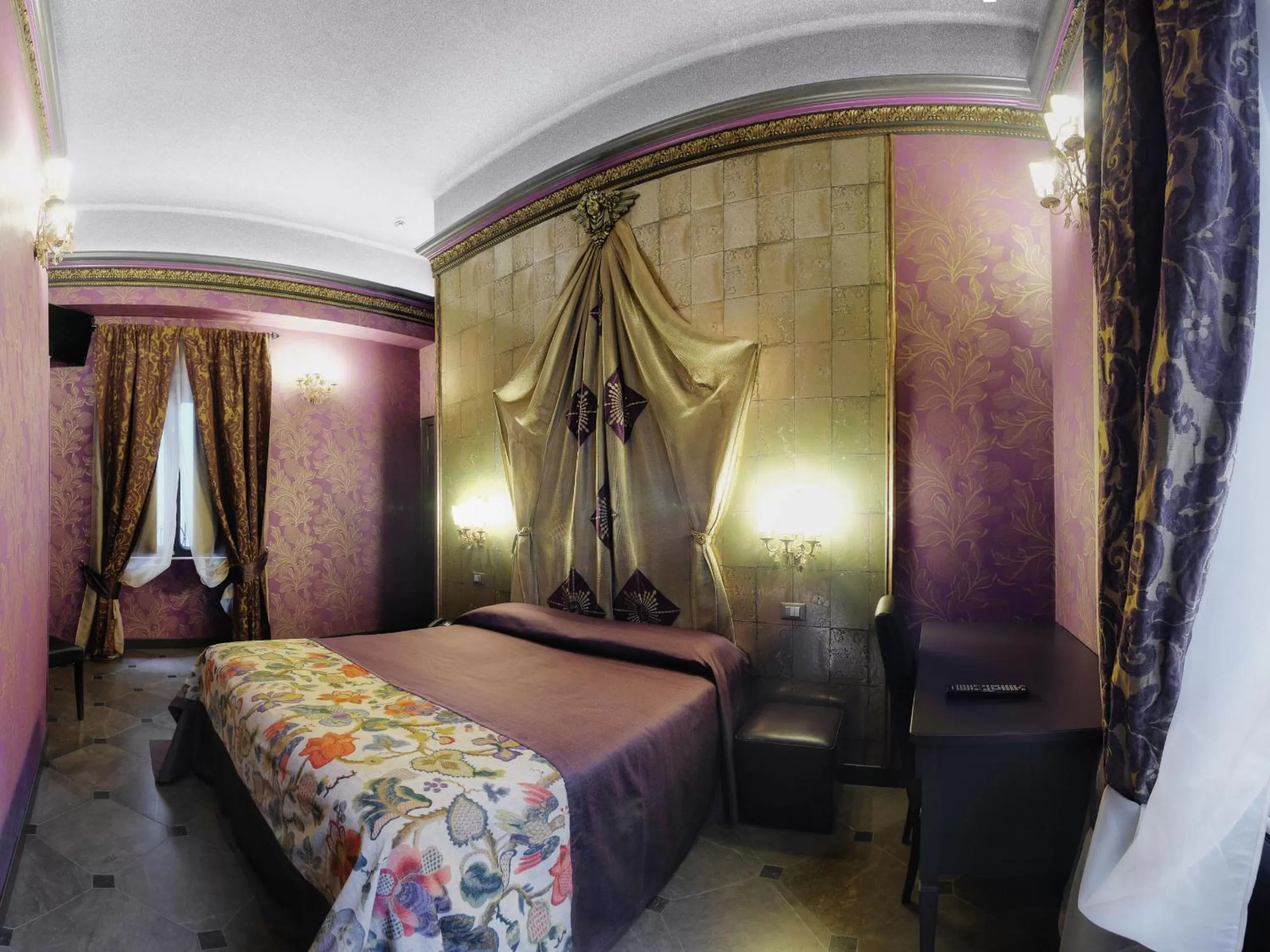 Photo of the whole room, Bed in Antica Dimora Delle Cinque Lune