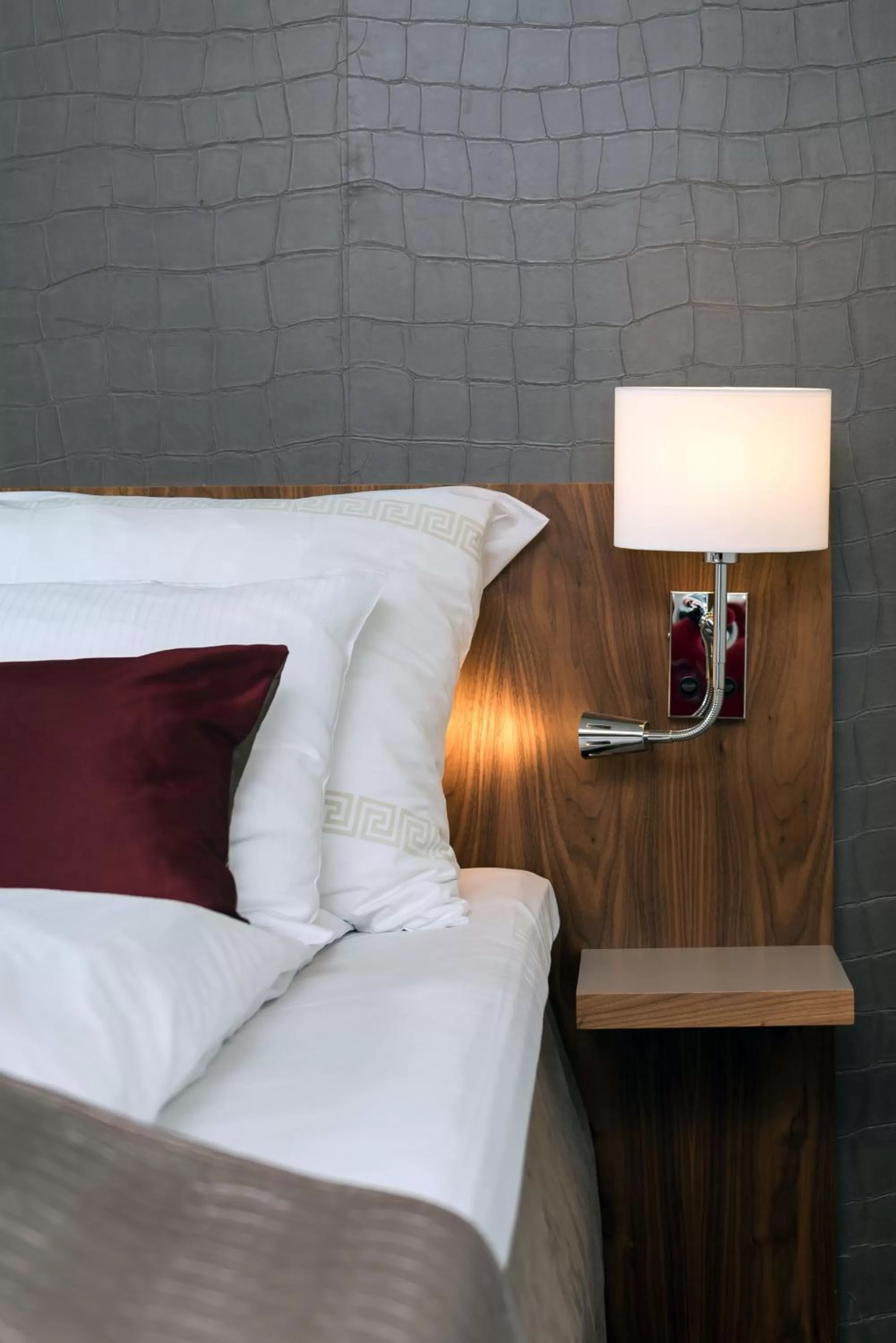 Bed in Quality Hotel Residence