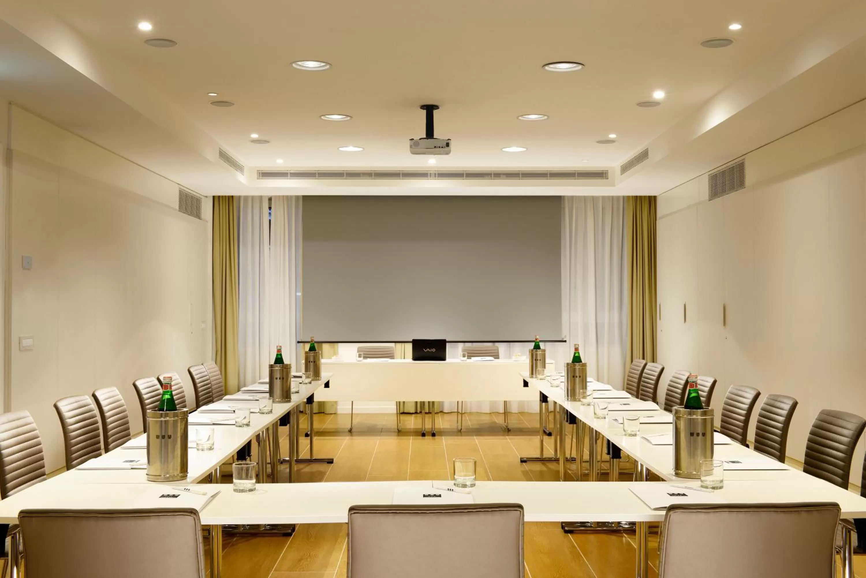 Meeting/conference room in UNA Hotels Century Milano