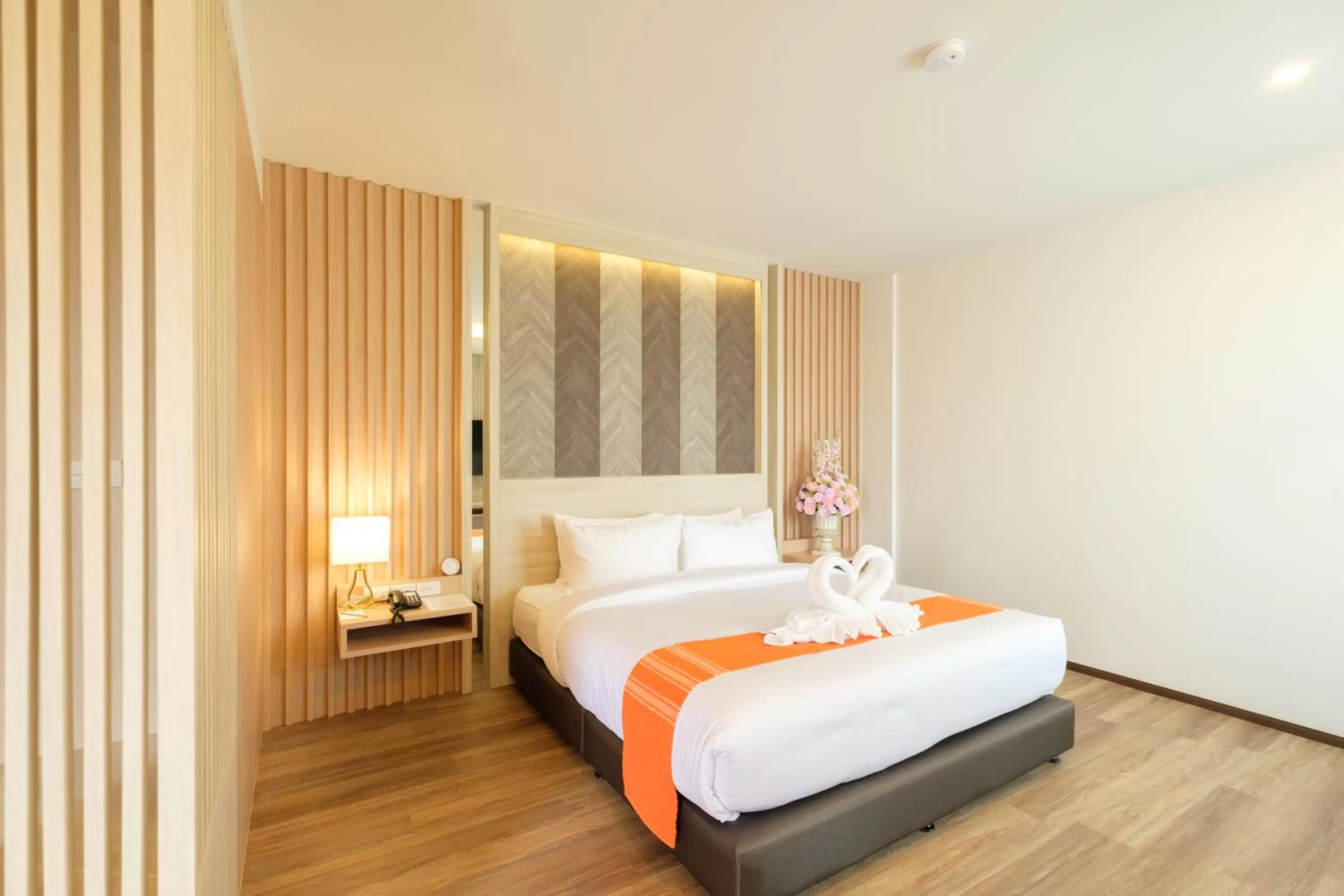 Bed in Monte Maesot hotel