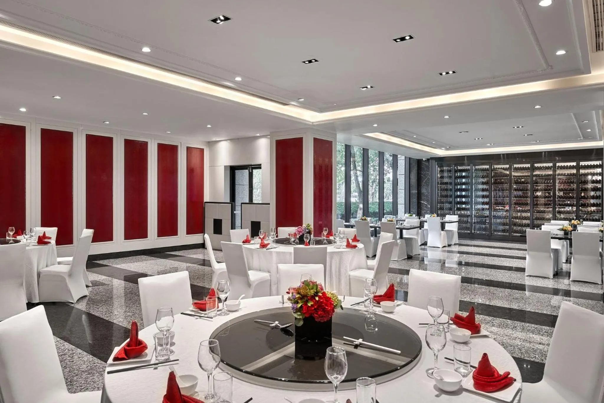 Restaurant/places to eat in Crowne Plaza Shanghai Jinshan by IHG