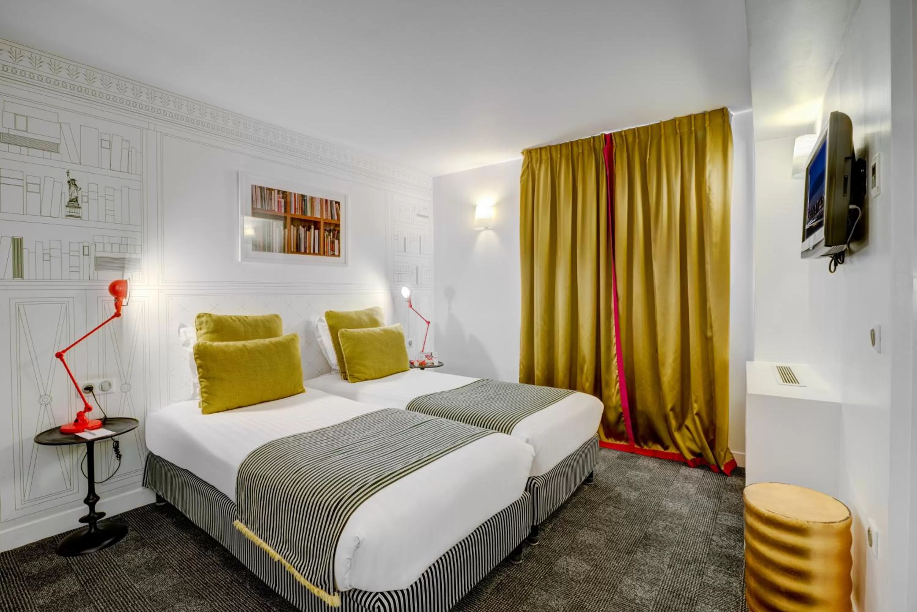 Bedroom, Bed in Hotel Joyce - Astotel