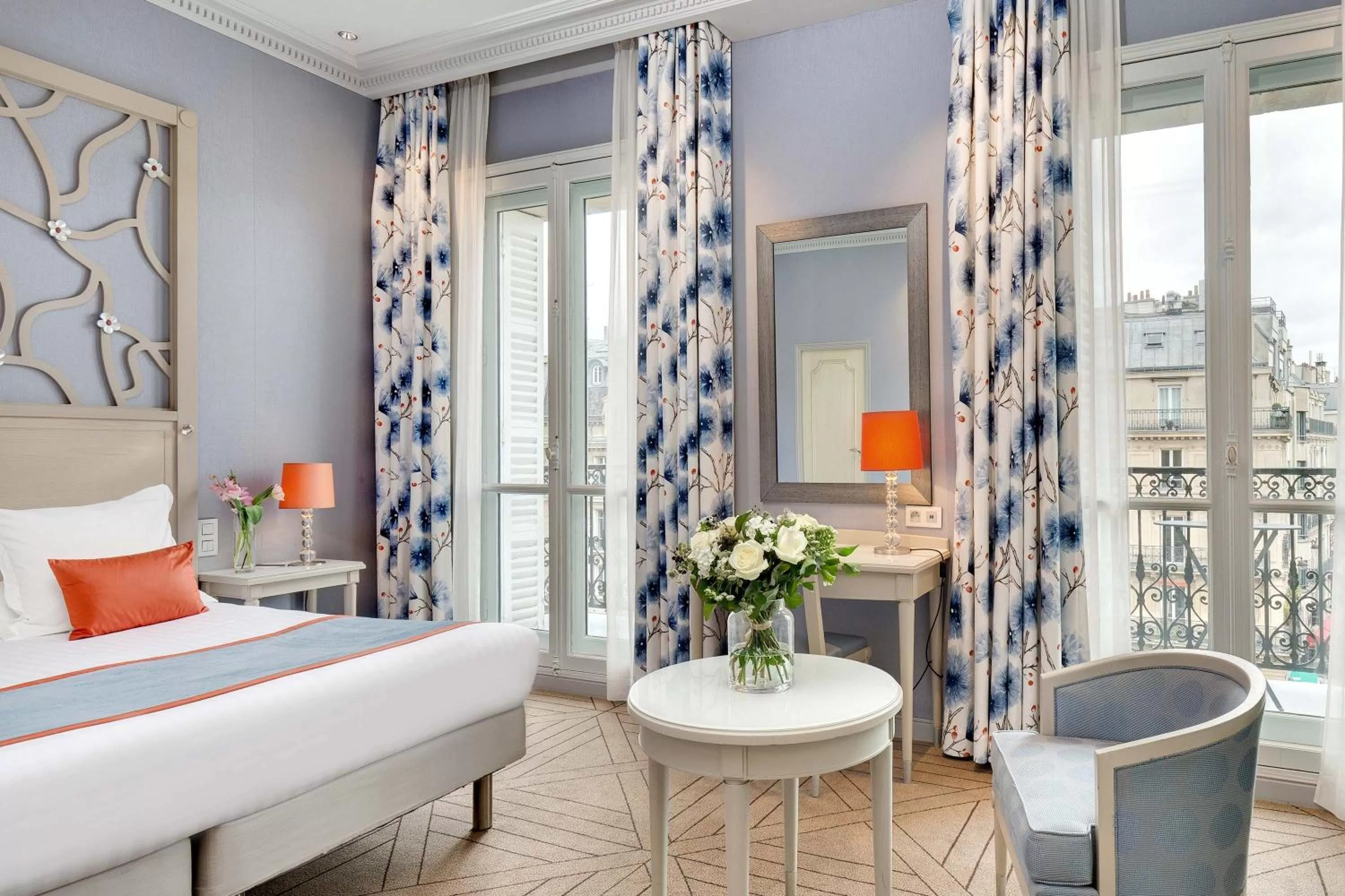 Photo of the whole room in Splendid Etoile