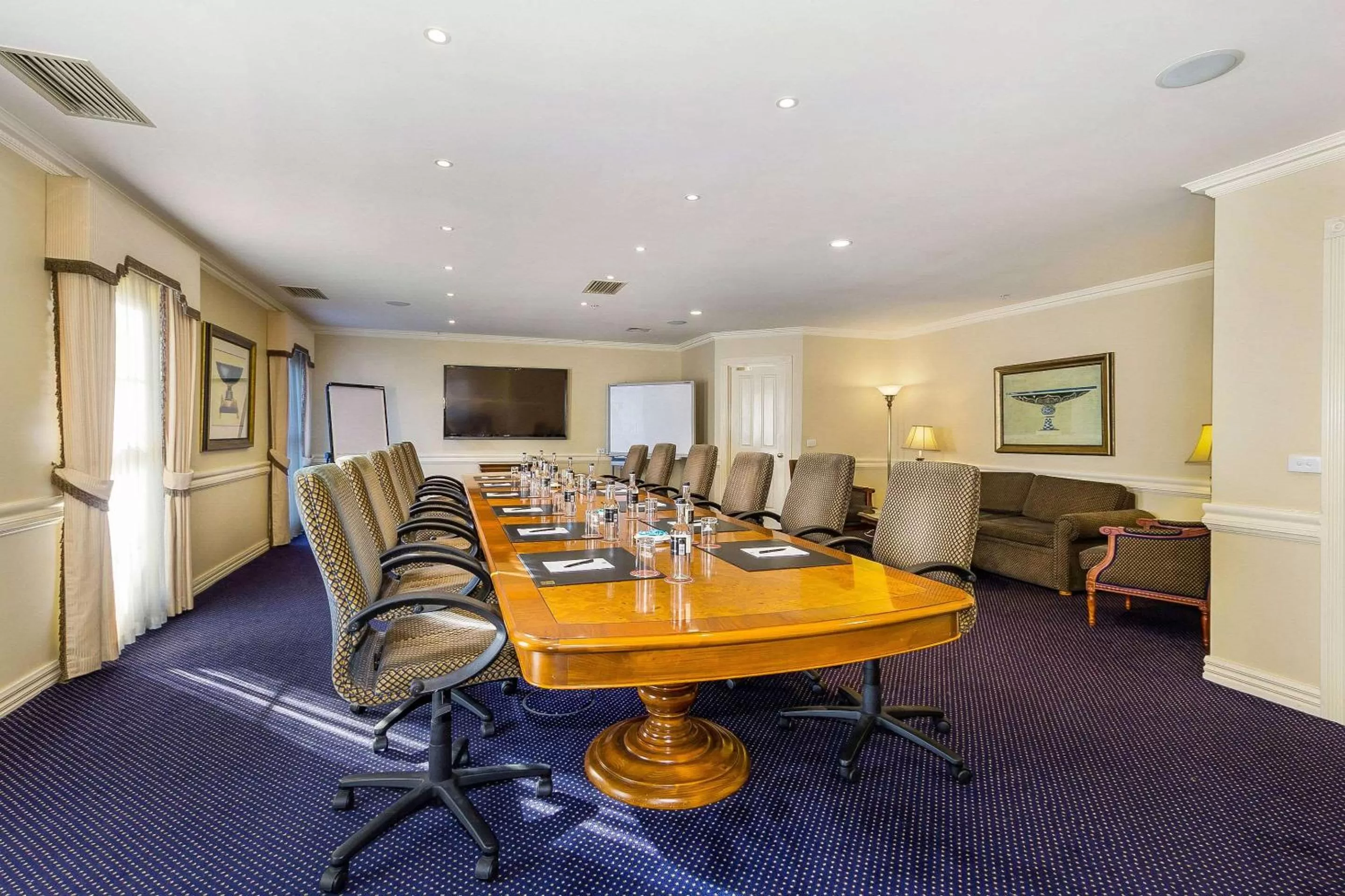 Meeting/conference room in Canterbury International Hotel