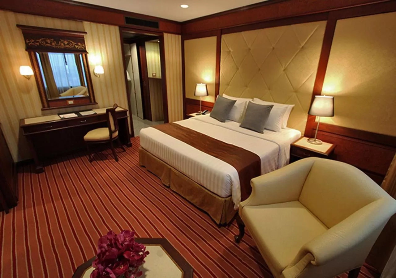 Bedroom, Bed in Grand Tower Inn Rama 6