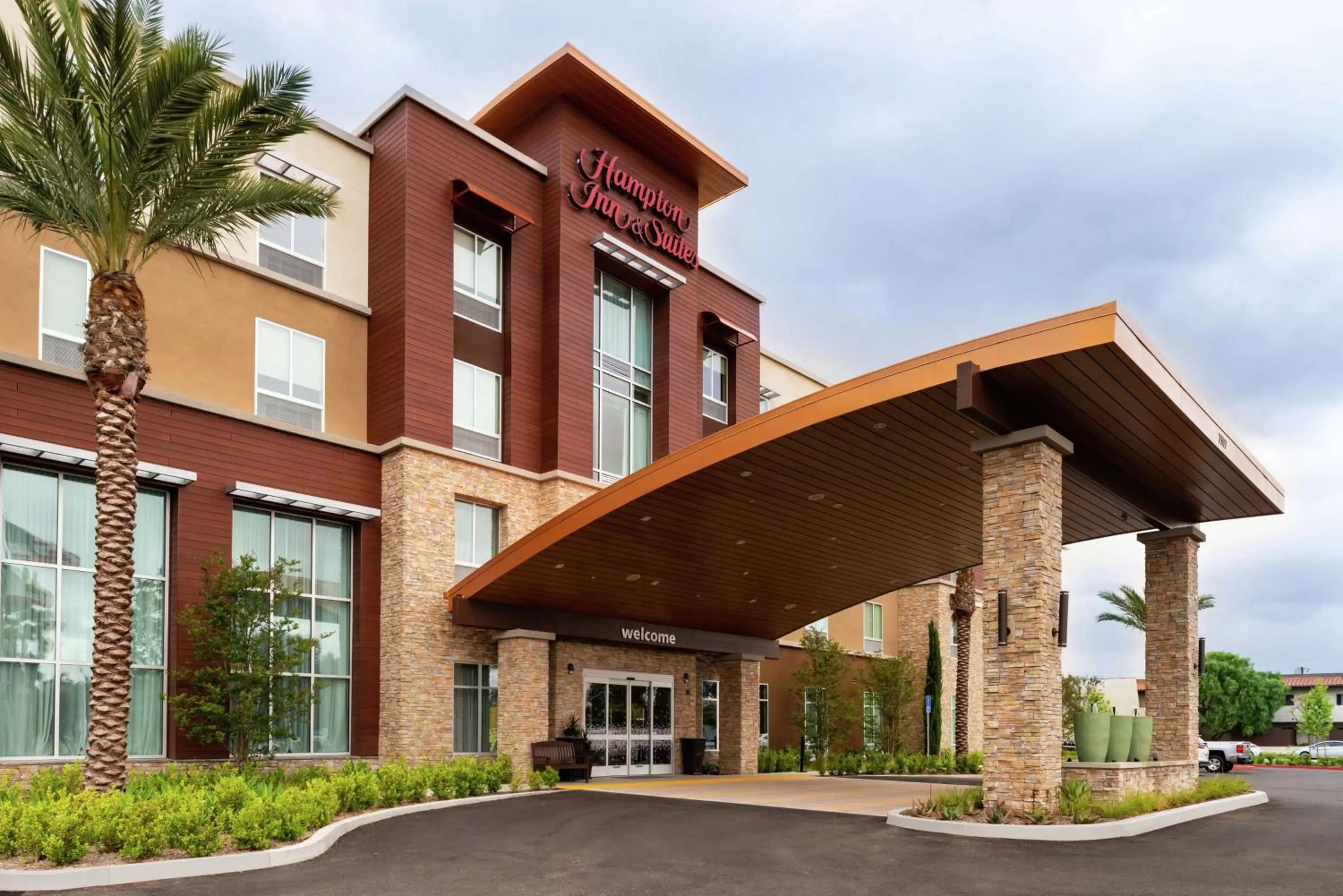 Property building in Hampton Inn & Suites Buena Park