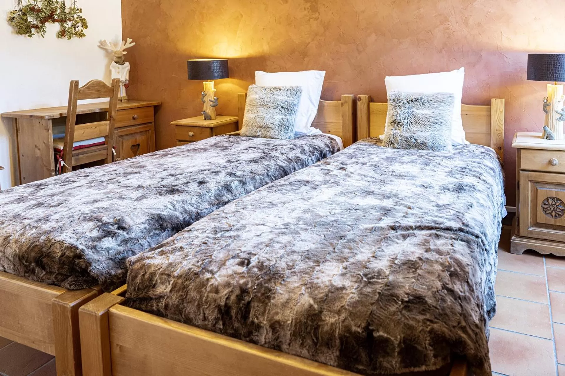 Bed in Hotel La Bonne Auberge