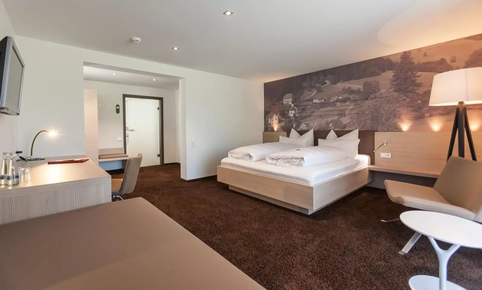 Photo of the whole room, Bed in Bollenhuthotel Kirnbacher Hof
